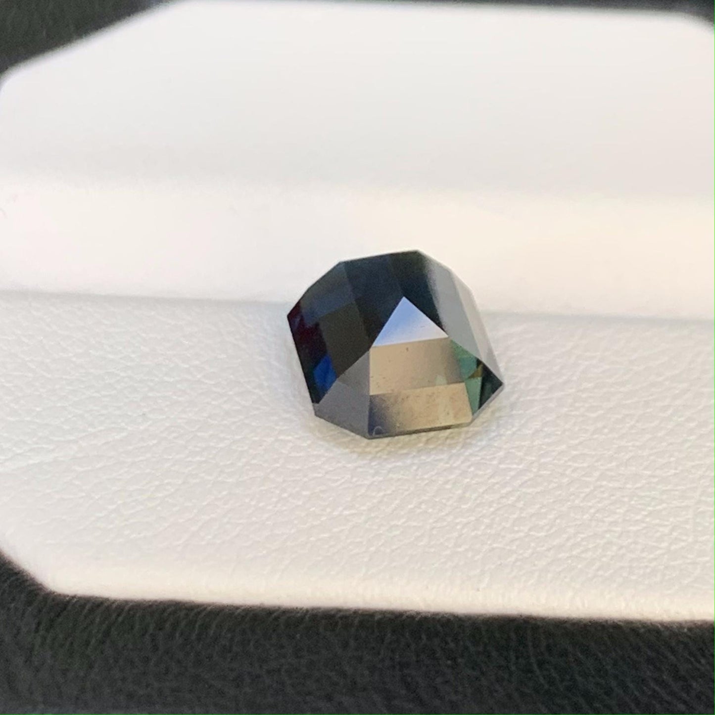 Natural Deep Blue Sapphire 4.03ct - (H)