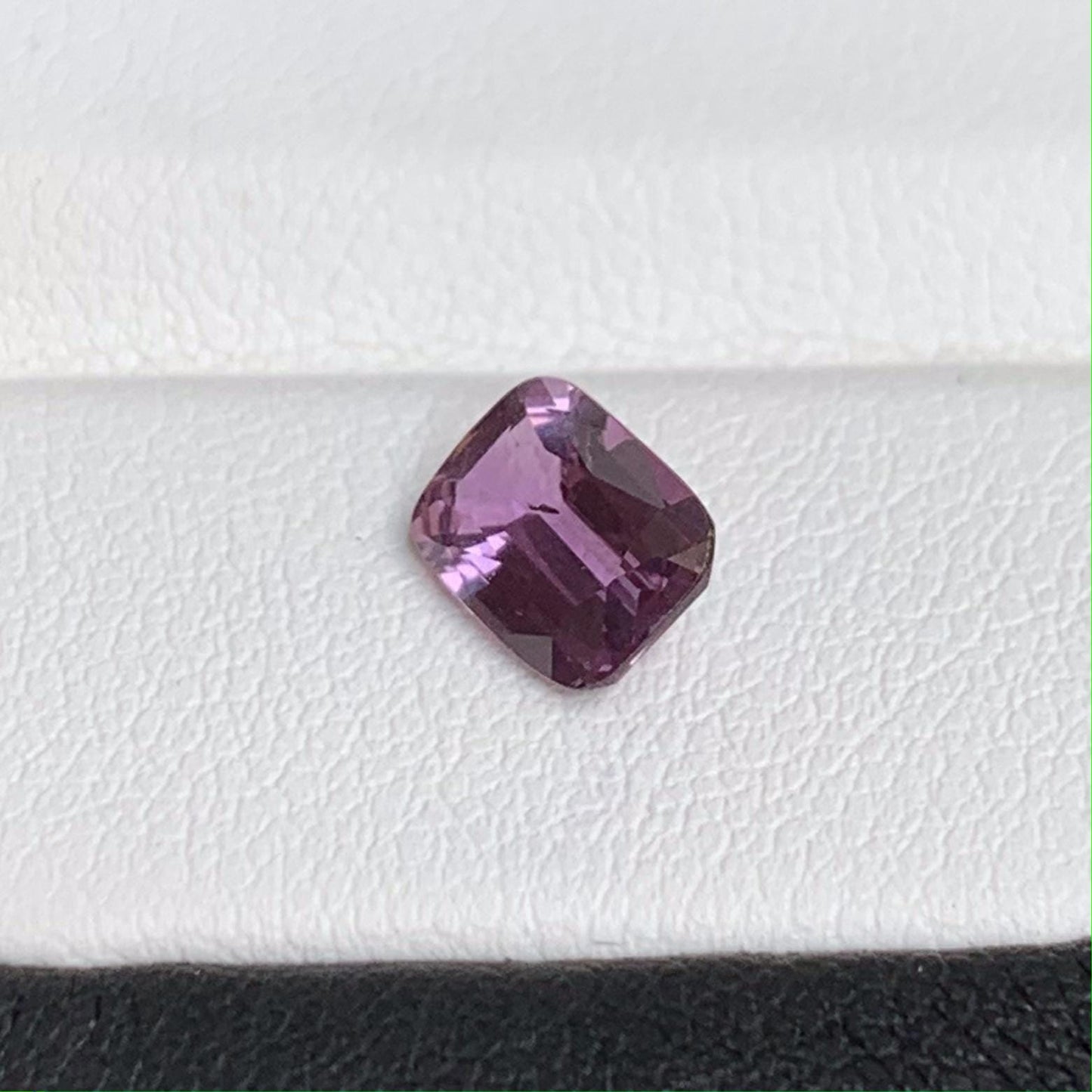 Natura Pink Sapphire Sapphire 1.37ct - (UH) - Baza Boutique