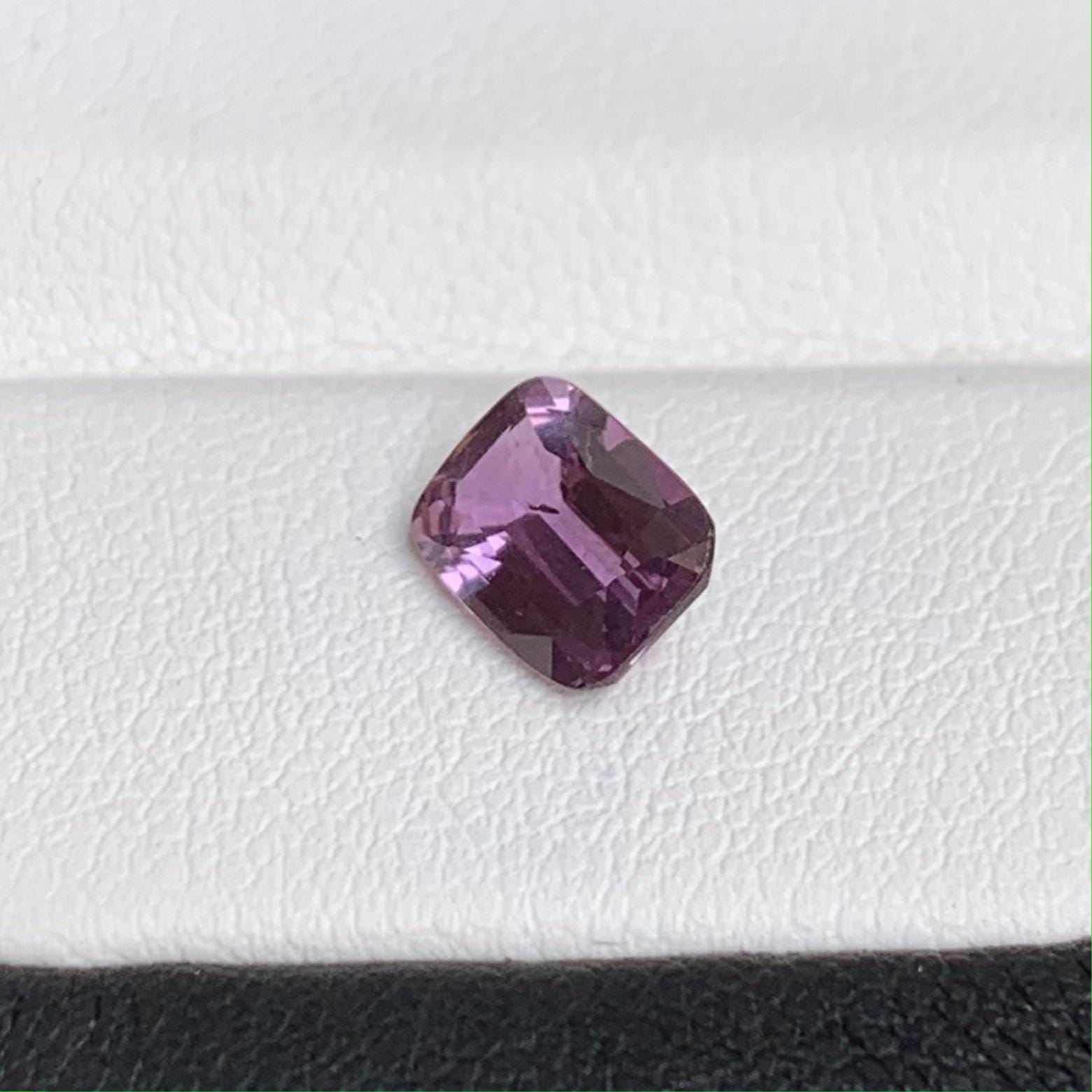 Natura Pink Sapphire Sapphire 1.37ct - (UH) - Baza Boutique