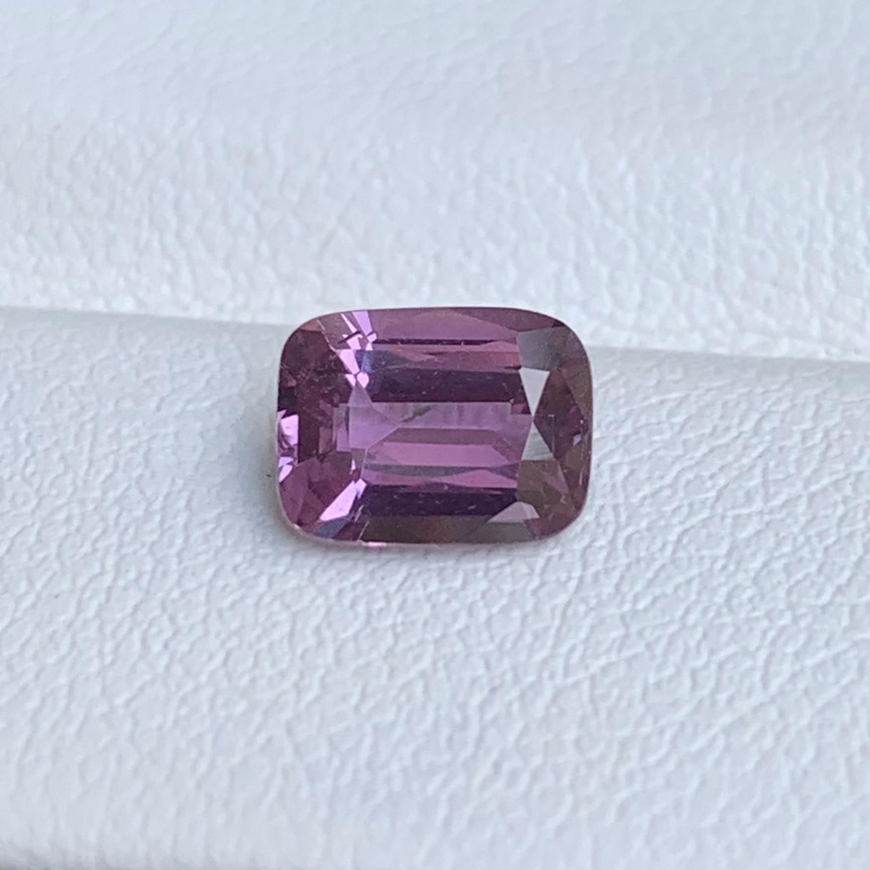 Natura Pink Sapphire Sapphire 1.37ct - (UH) - Baza Boutique