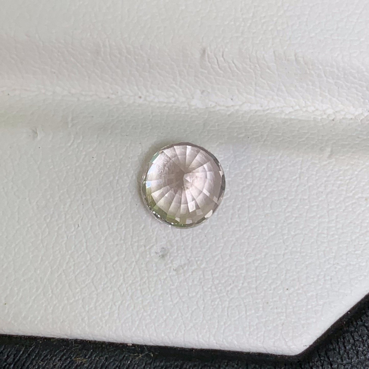 Peach Sapphire 2.43ct - (UH) - Baza Boutique