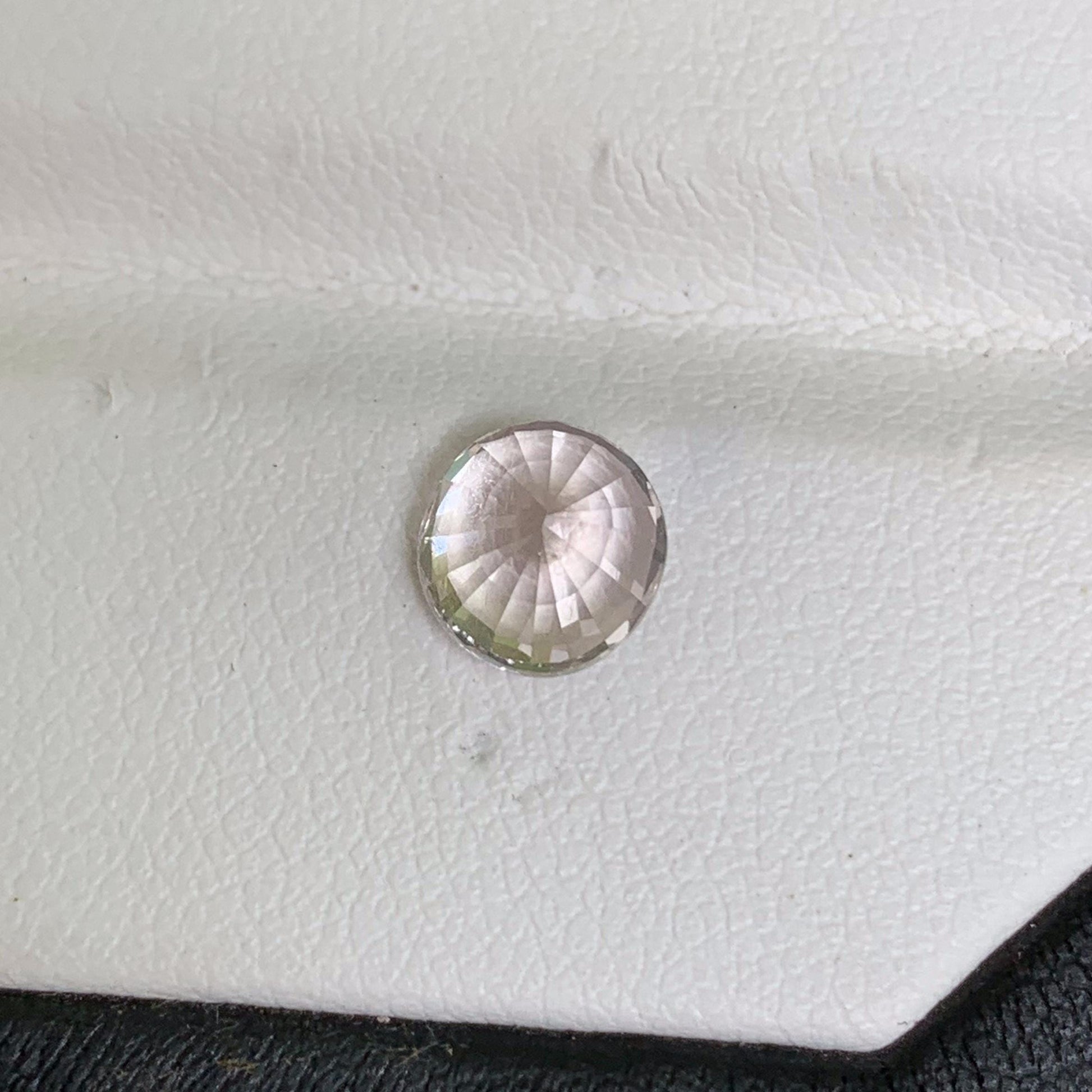 Peach Sapphire 2.43ct - (UH) - Baza Boutique