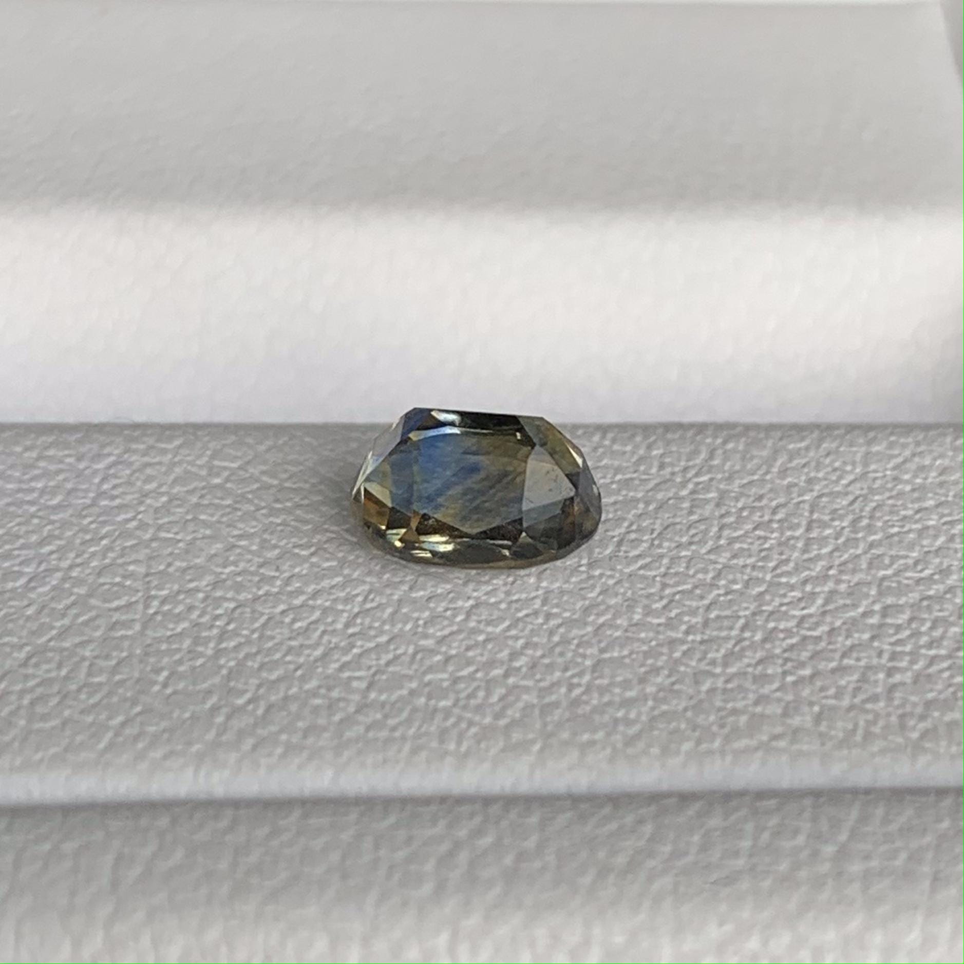 Rare Bi Color Sapphire 1ct - (H) - Baza Boutique