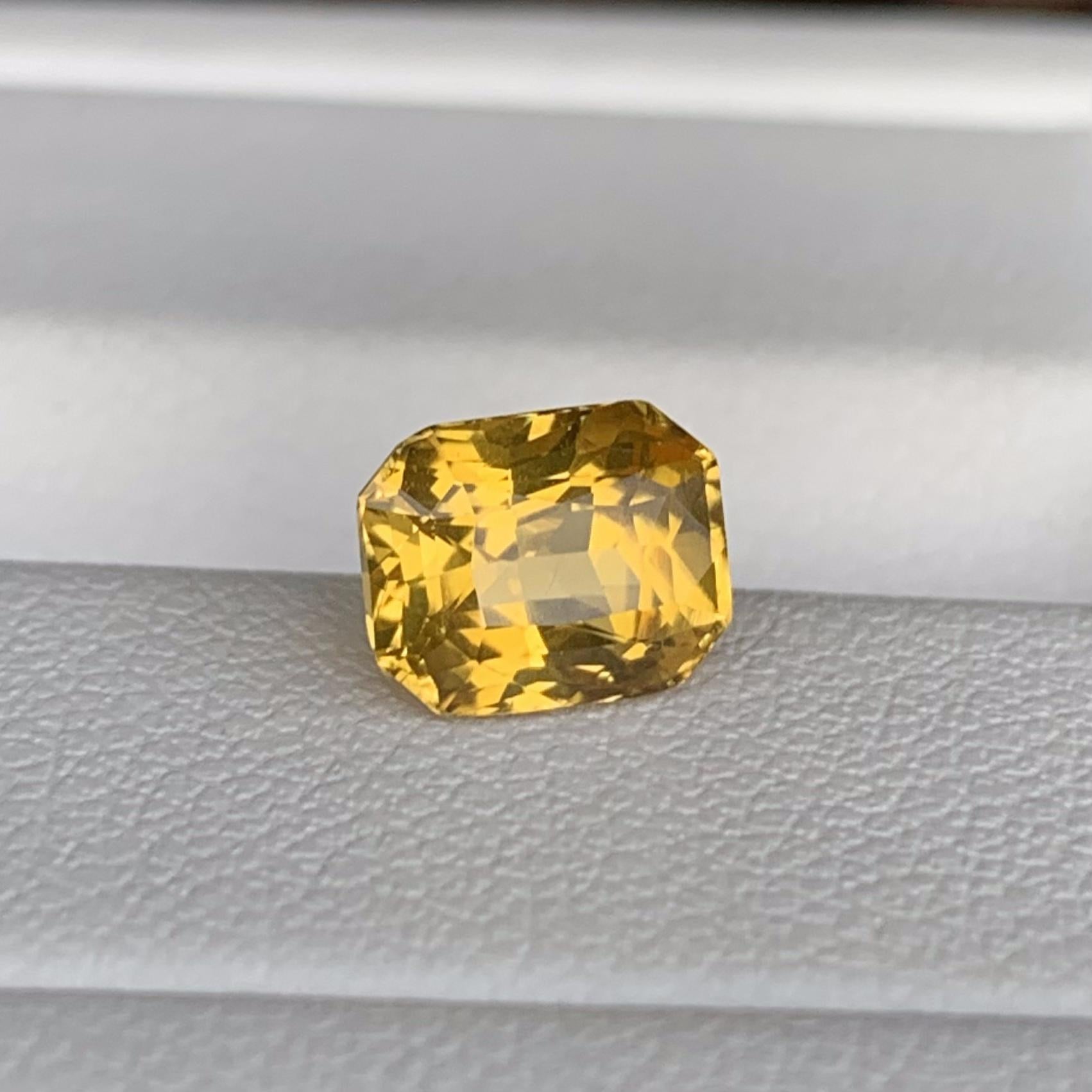 Natual Yellow Sapphire 2.06ct - (H) - Baza Boutique