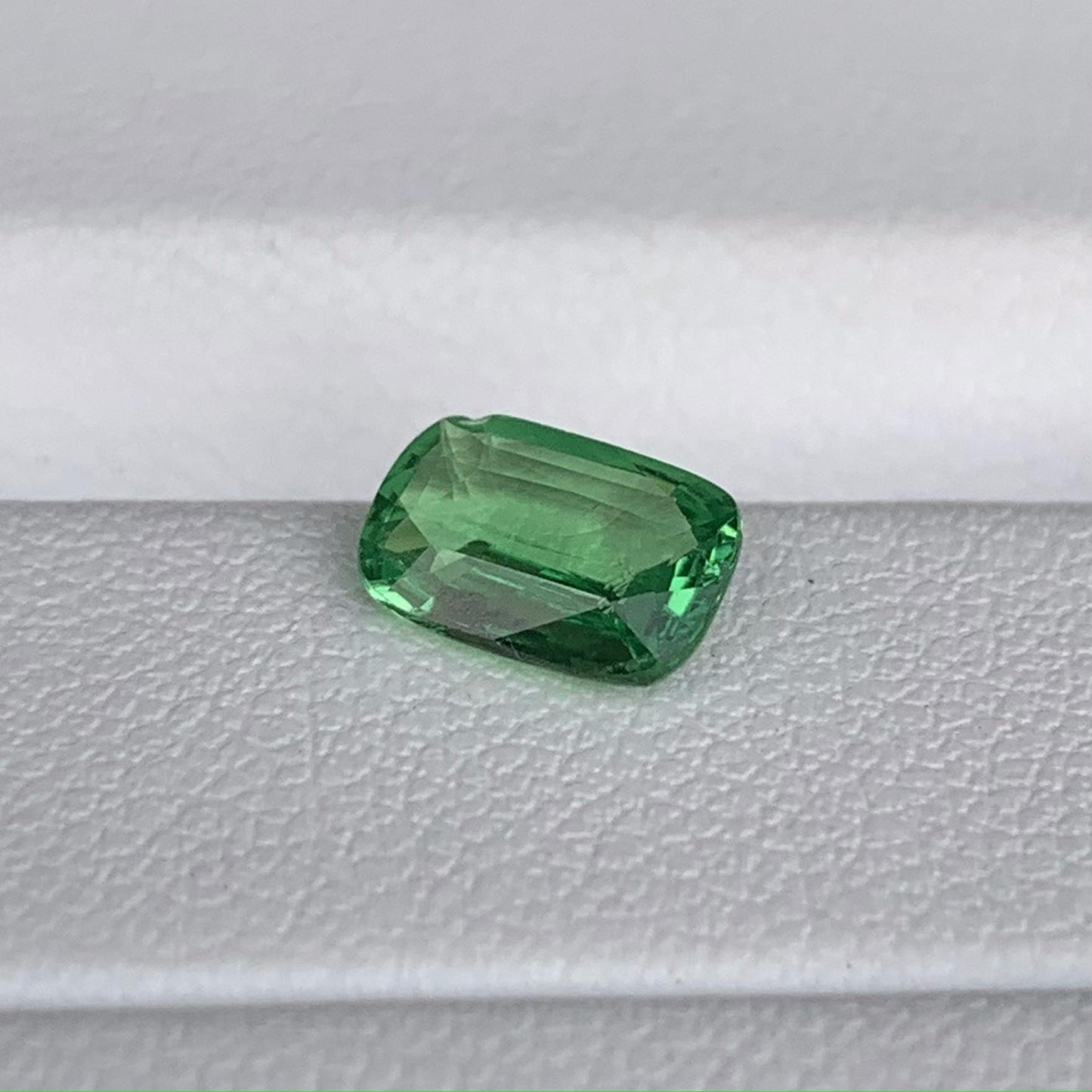 Natural Tsavorite Garnet 1.03ct (UH) - Baza Boutique