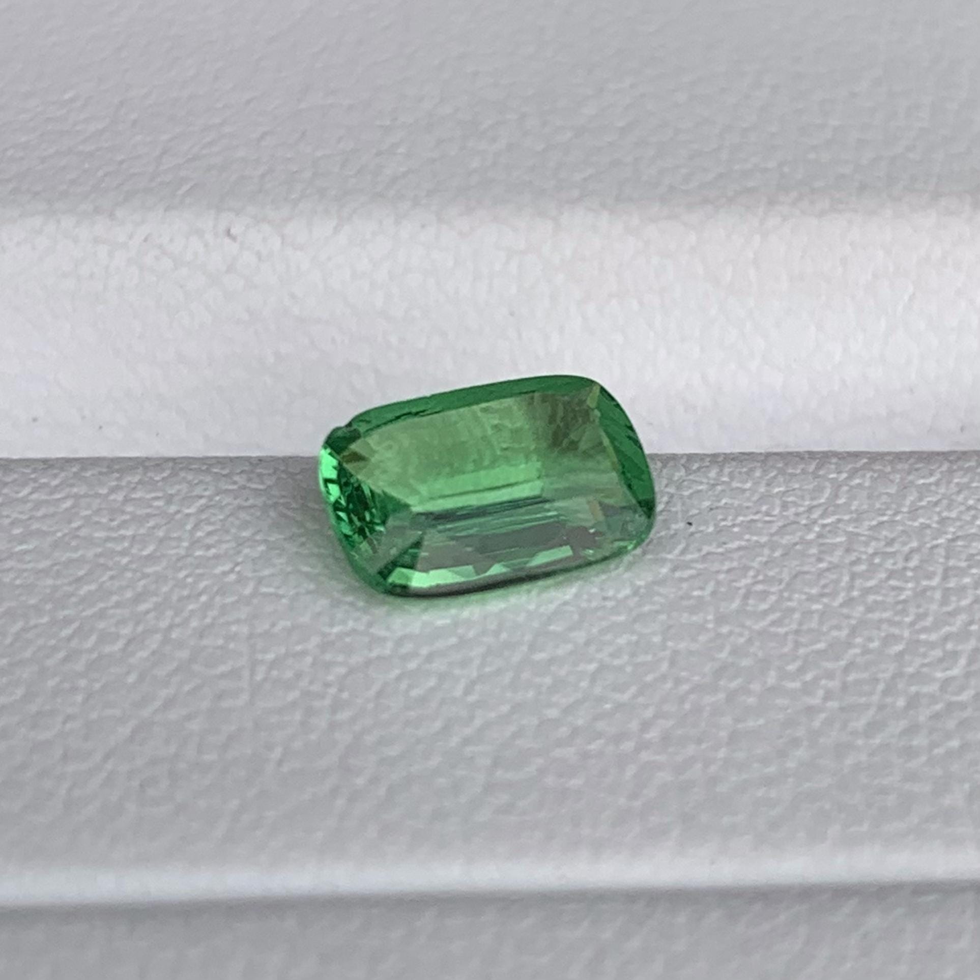 Natural Tsavorite Garnet 1.03ct (UH) - Baza Boutique