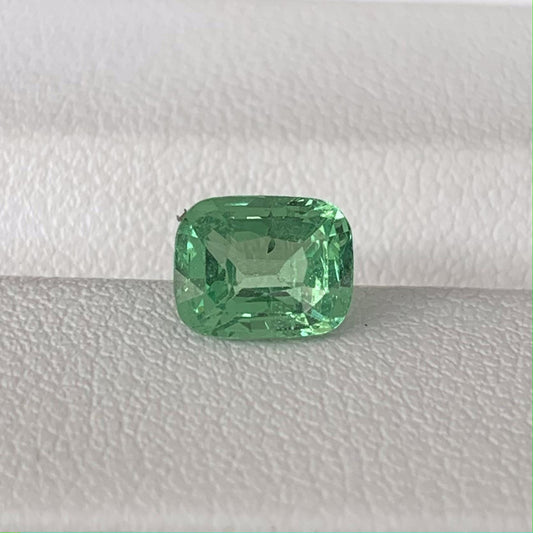 Natural Tsavorite Garnet 1.51ct (UH) - Baza Boutique