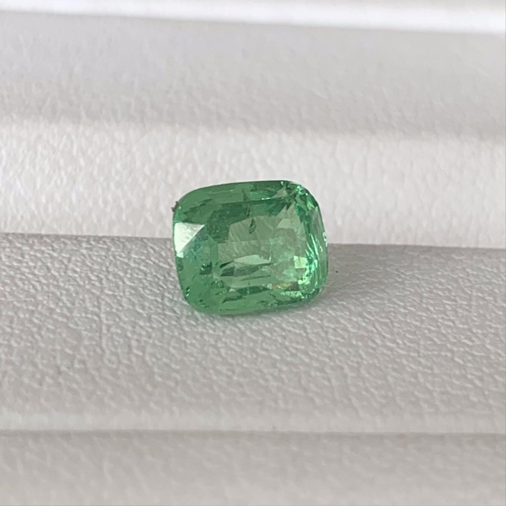 Natural Tsavorite Garnet 1.51ct (UH) - Baza Boutique