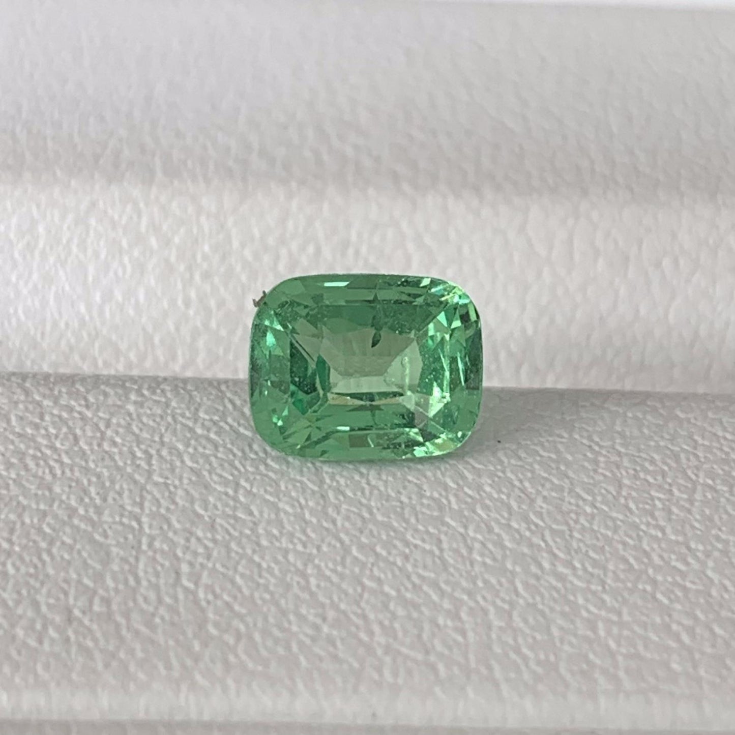 Natural Tsavorite Garnet 1.51ct (UH) - Baza Boutique