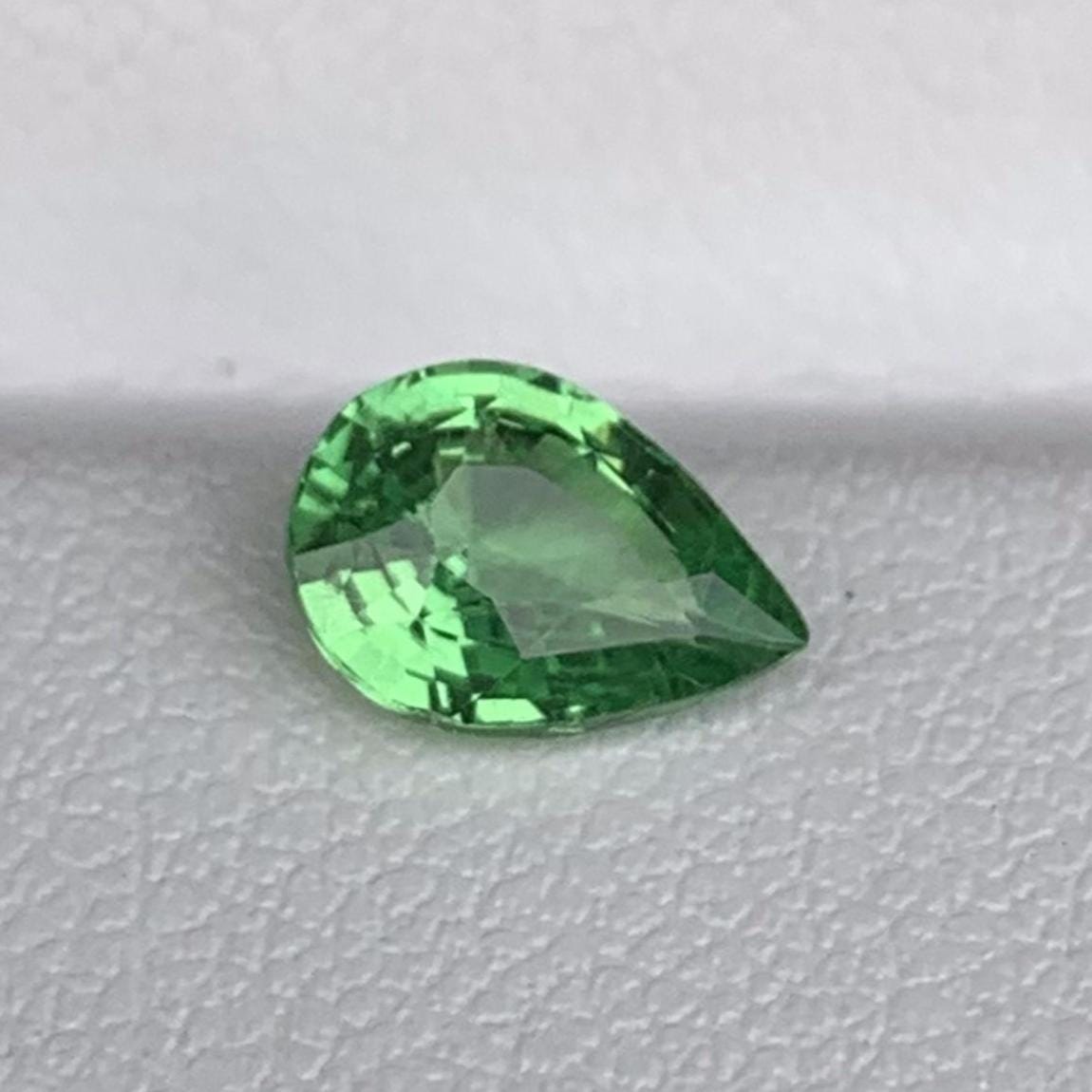 Natural Tsavorite Garnet 1.01ct (UH) - Baza Boutique