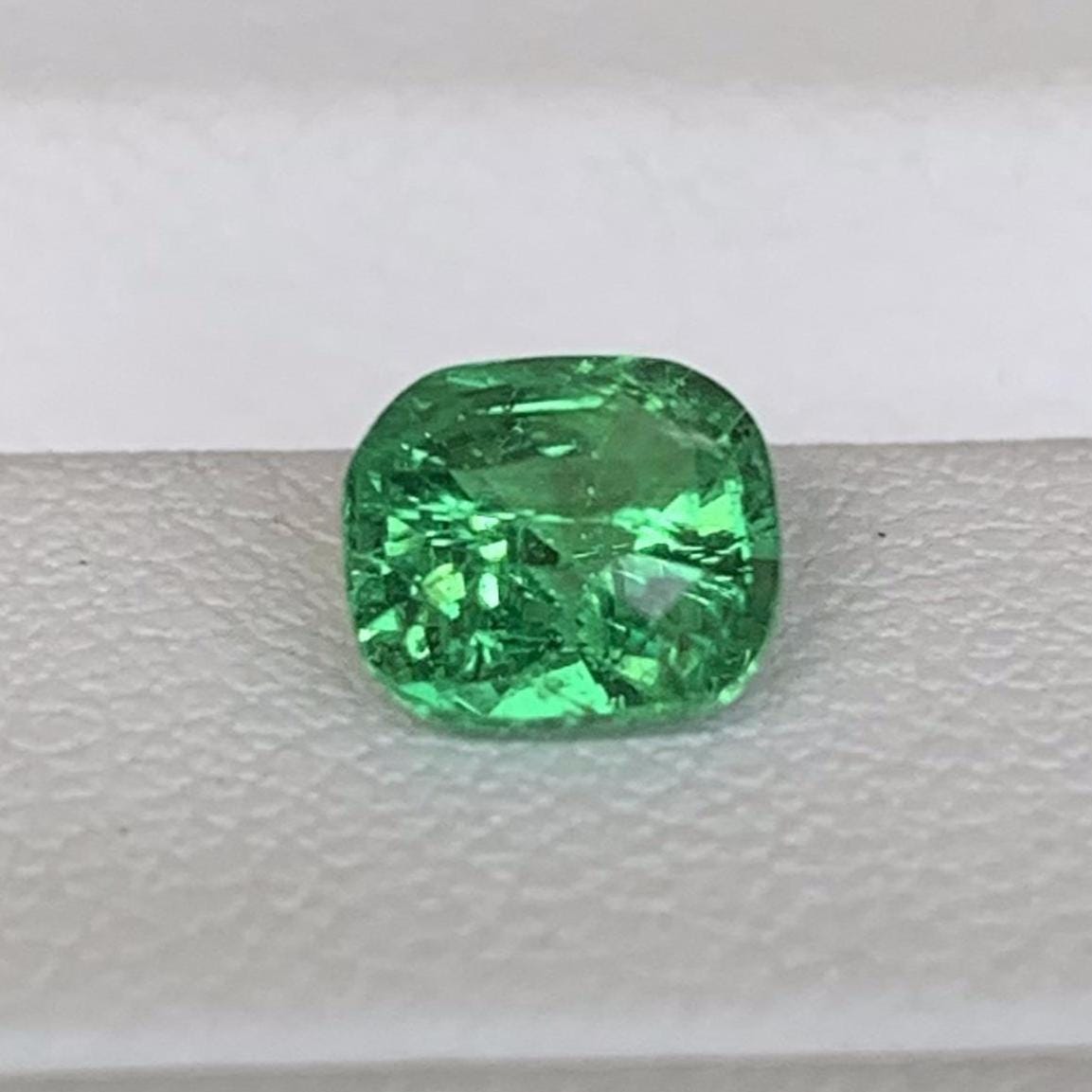 Natural Tsavorite Garnet 1.02ct (UH) - Baza Boutique
