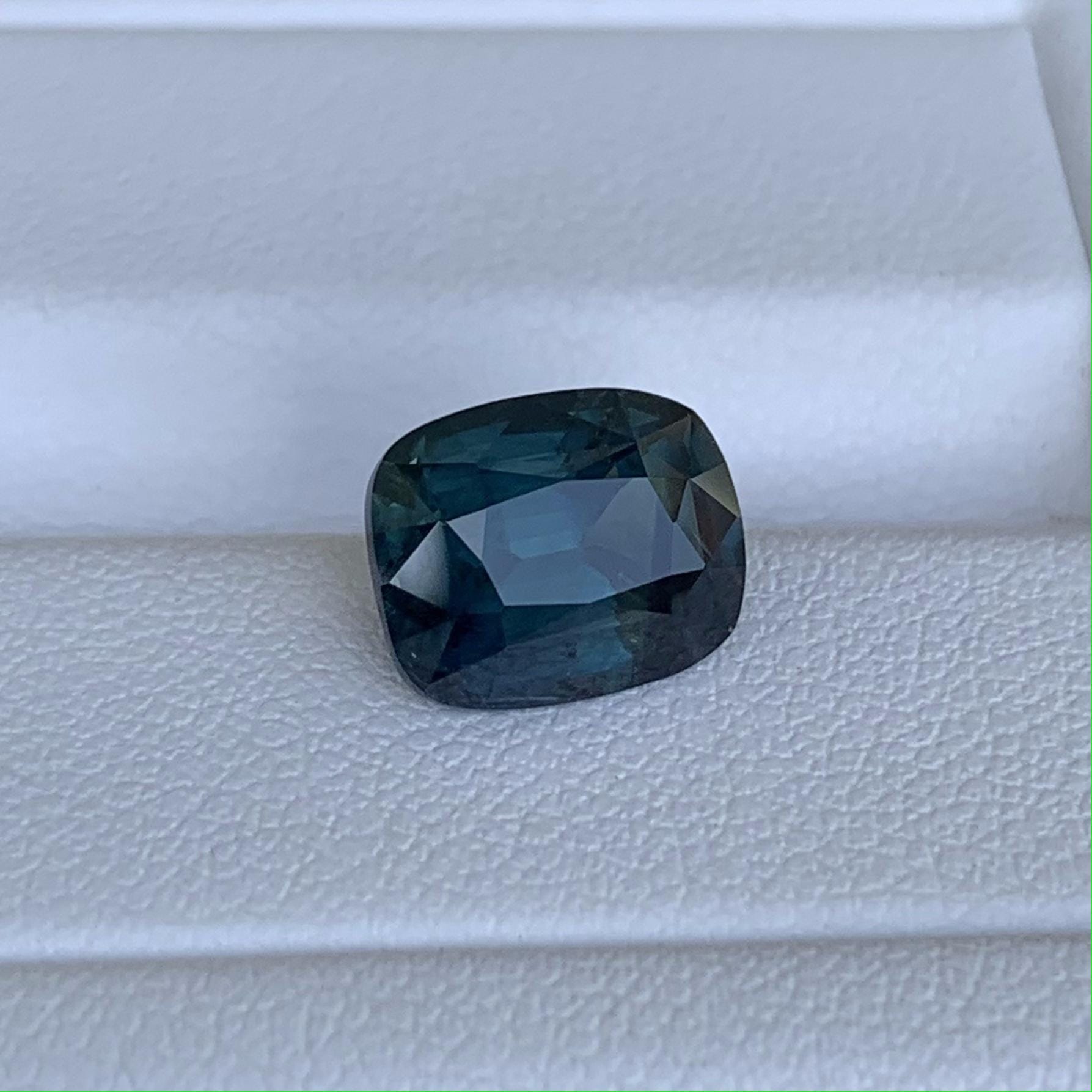 Natural Teal Sapphire 4.12ct - (H) - Baza Boutique