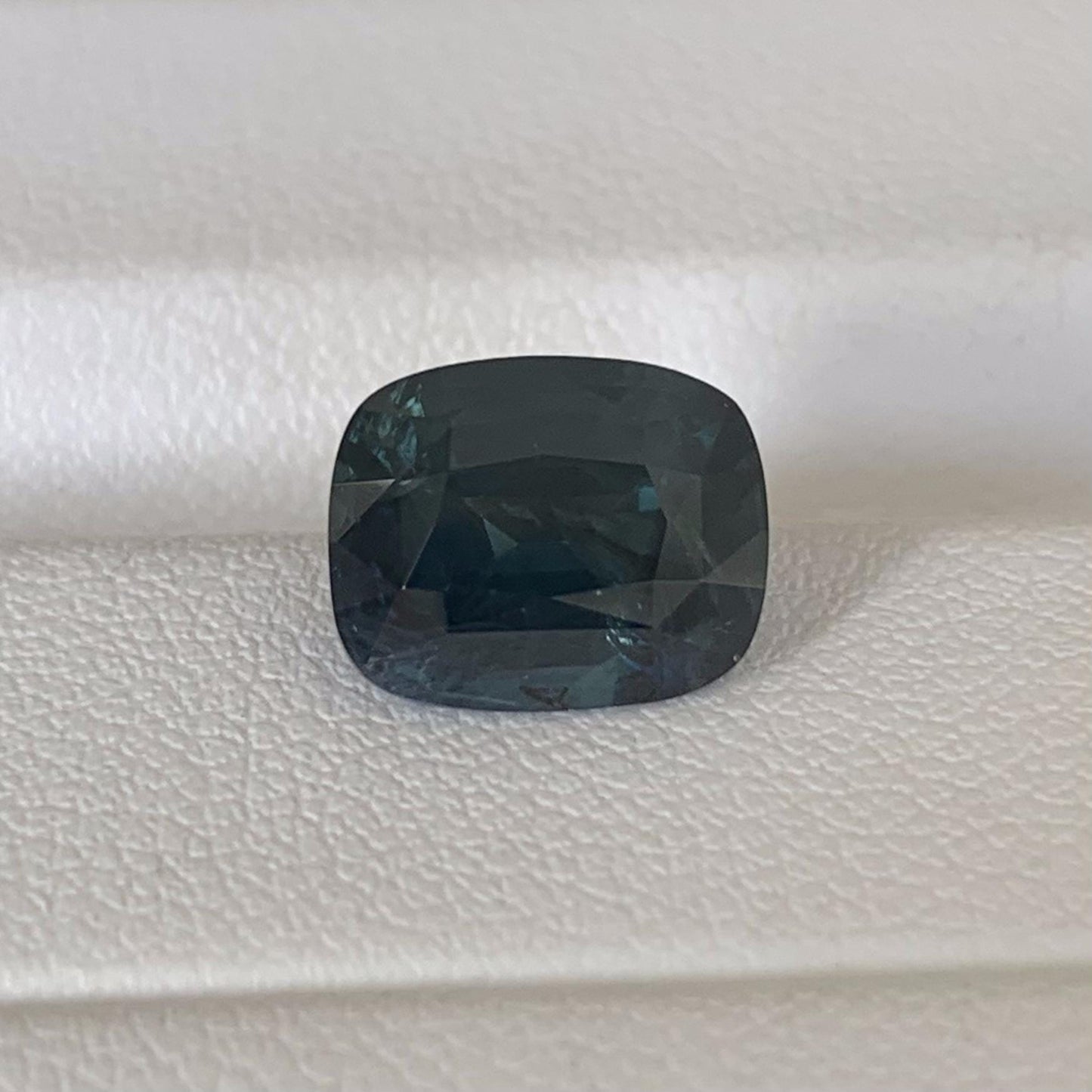 Natural Teal Sapphire 4.12ct - (H) - Baza Boutique