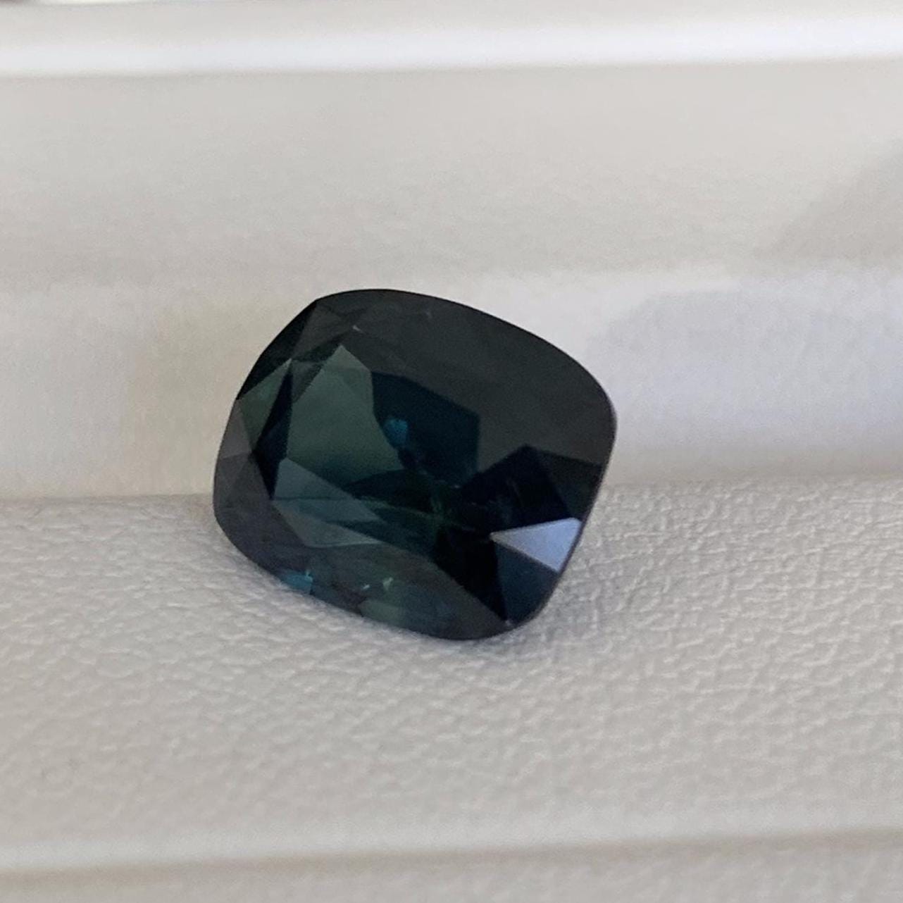 Natural Teal Sapphire 4.12ct - (H) - Baza Boutique
