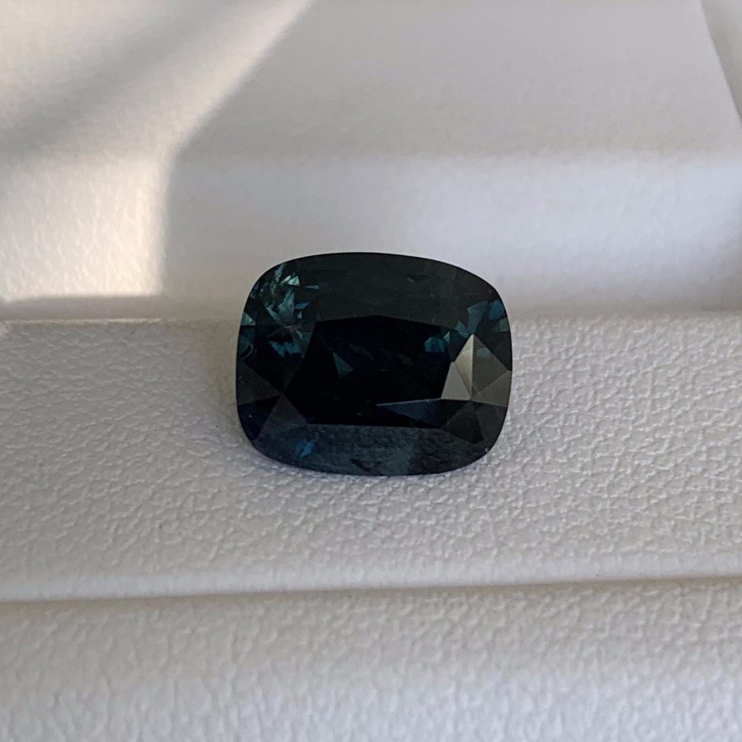 Natural Teal Sapphire 4.12ct - (H) - Baza Boutique