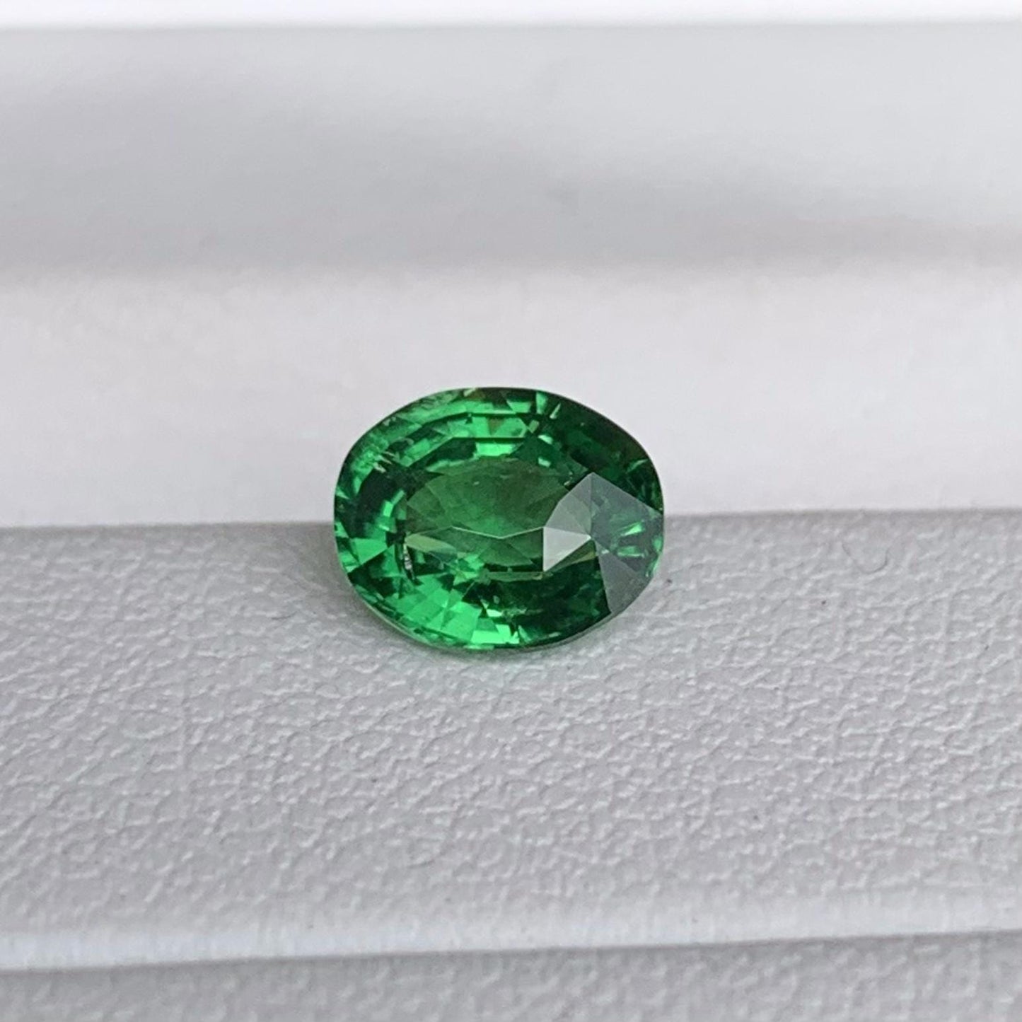 Natural Tsavorite Garnet 1.22ct (UH) - Baza Boutique