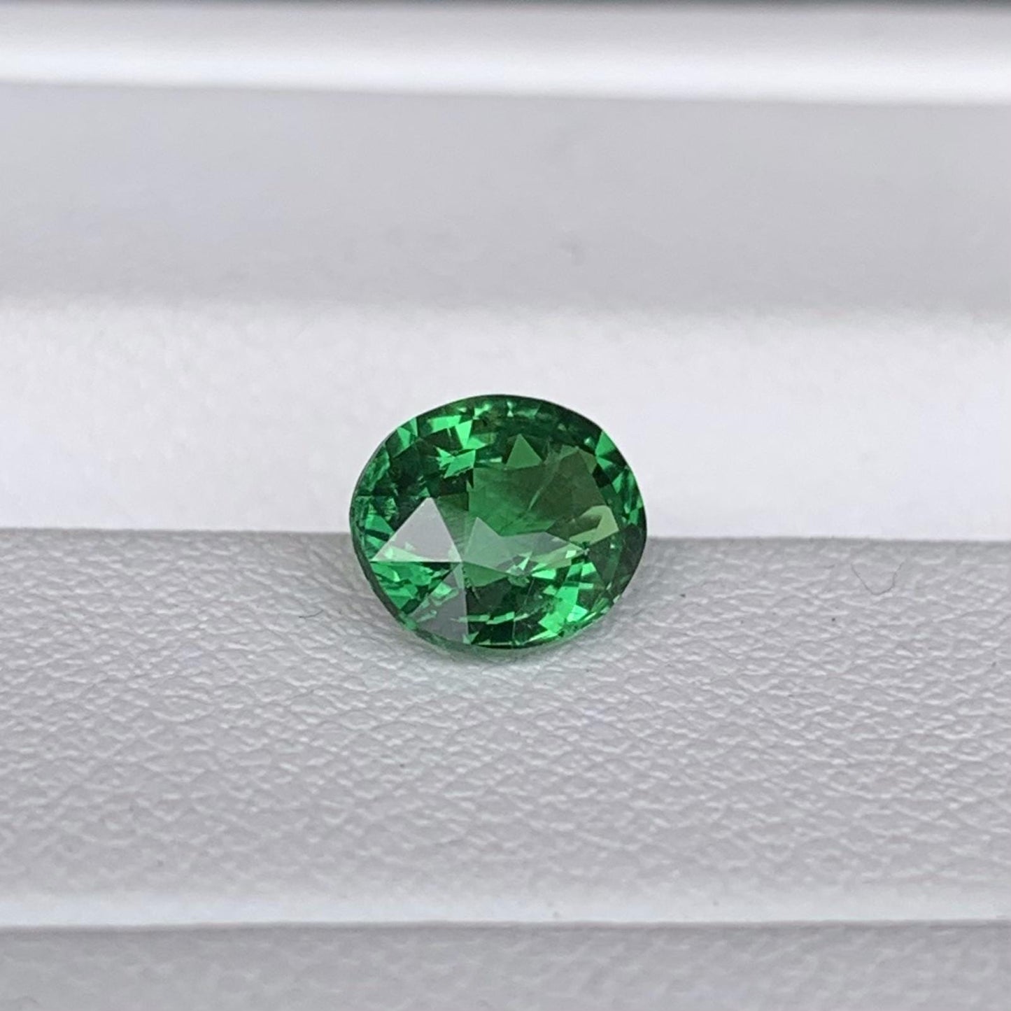 Natural Tsavorite Garnet 1.22ct (UH) - Baza Boutique