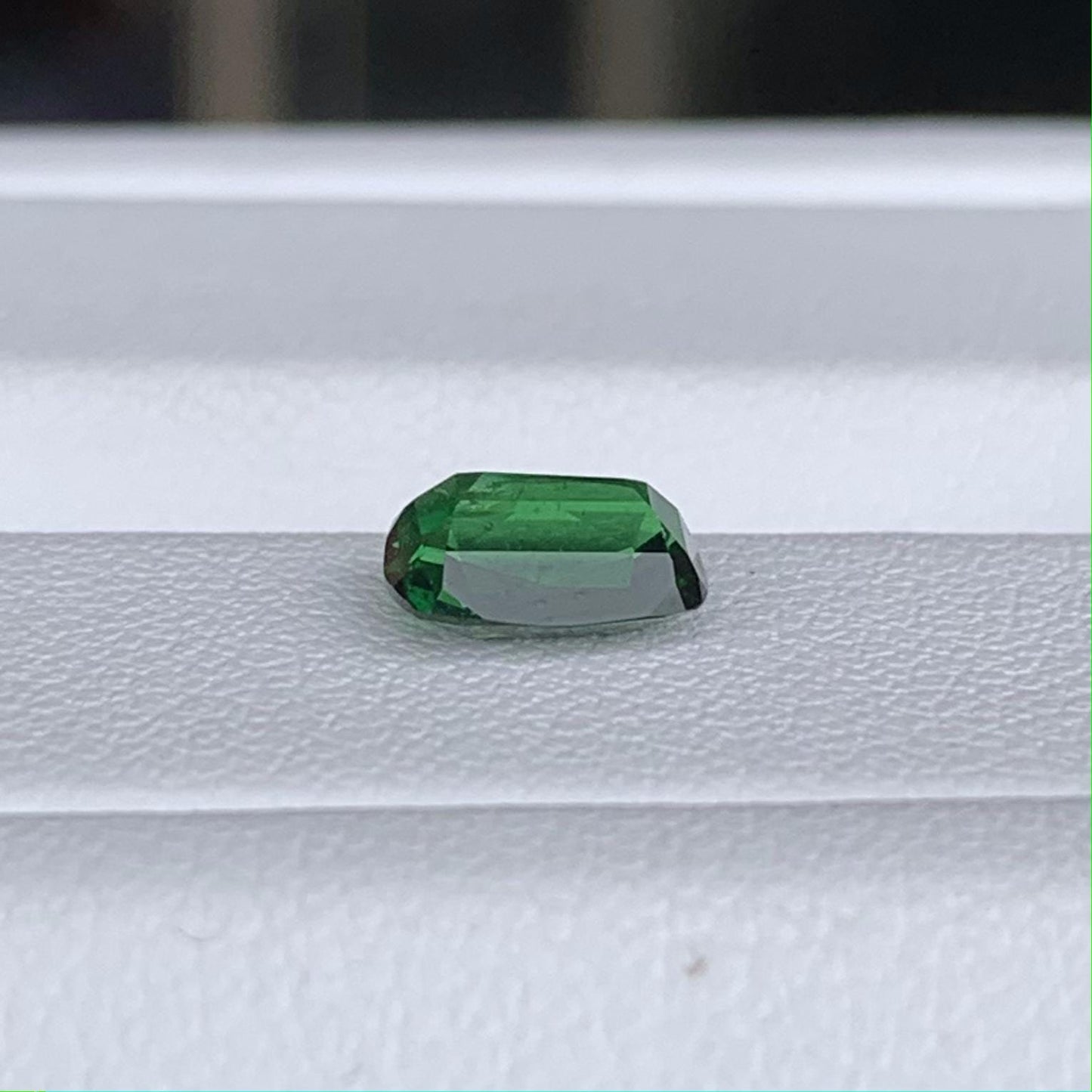 Natural Tsavorite Garnet 1.16ct (UH) - Baza Boutique