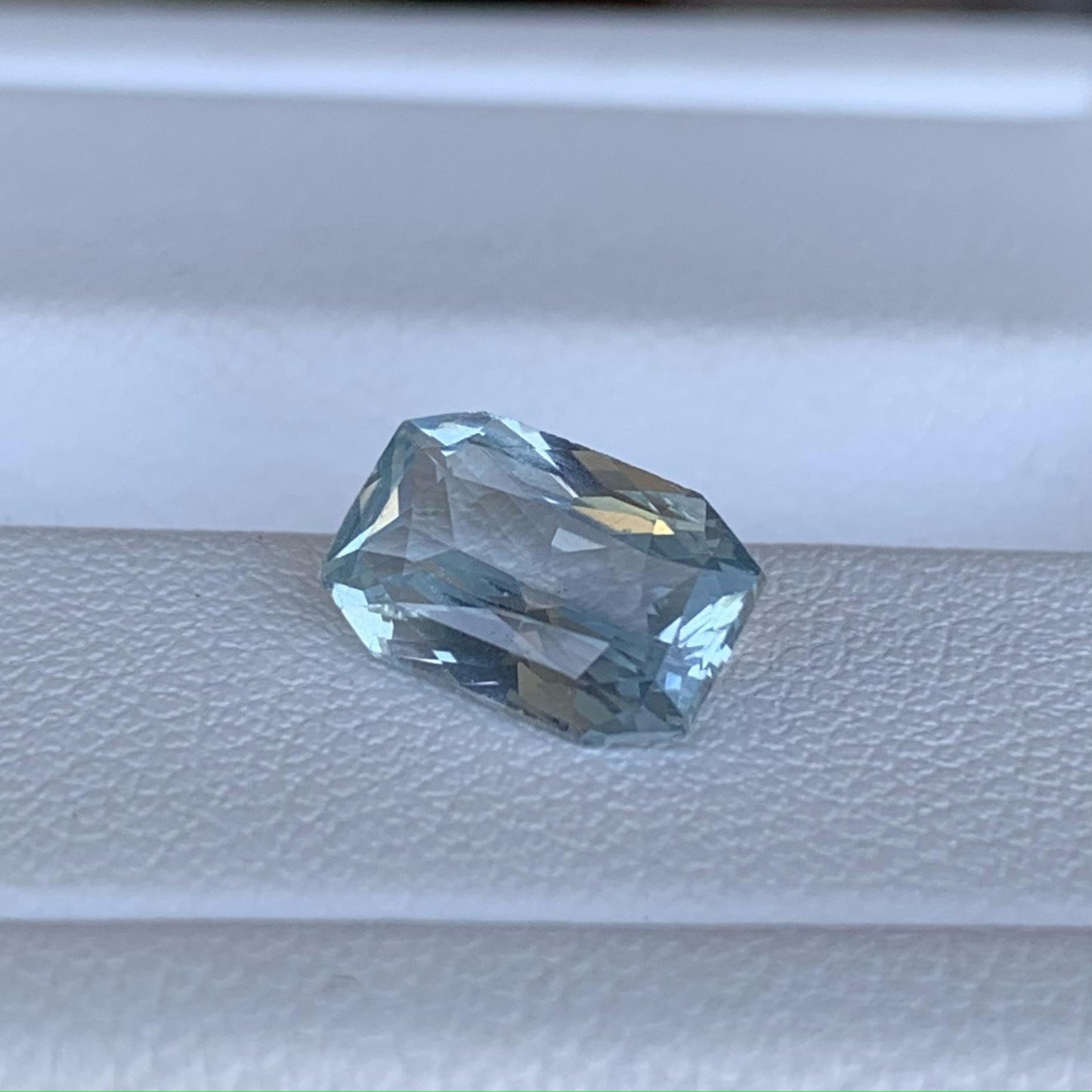 Ocean Light Blue Teal Sapphire 2.22ct (H) - Baza Boutique