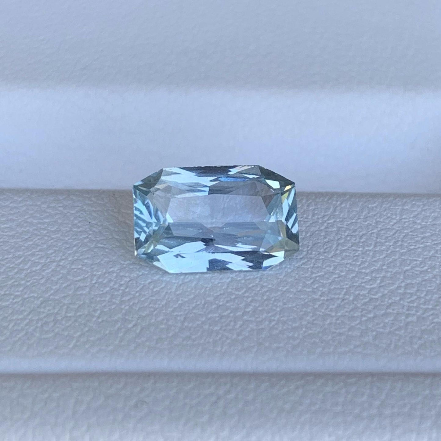 Ocean Light Blue Teal Sapphire 2.22ct (H) - Baza Boutique