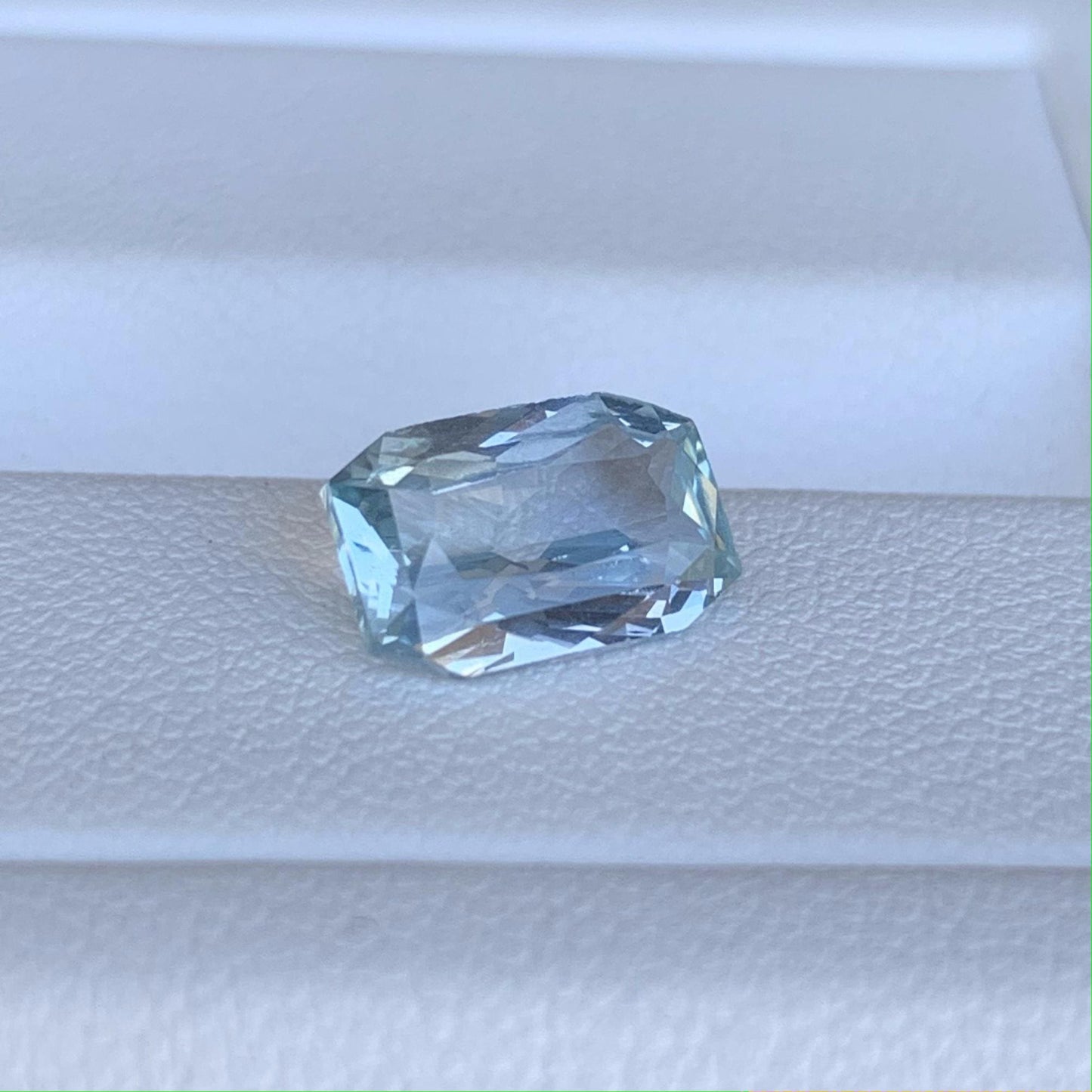Ocean Light Blue Teal Sapphire 2.22ct (H) - Baza Boutique
