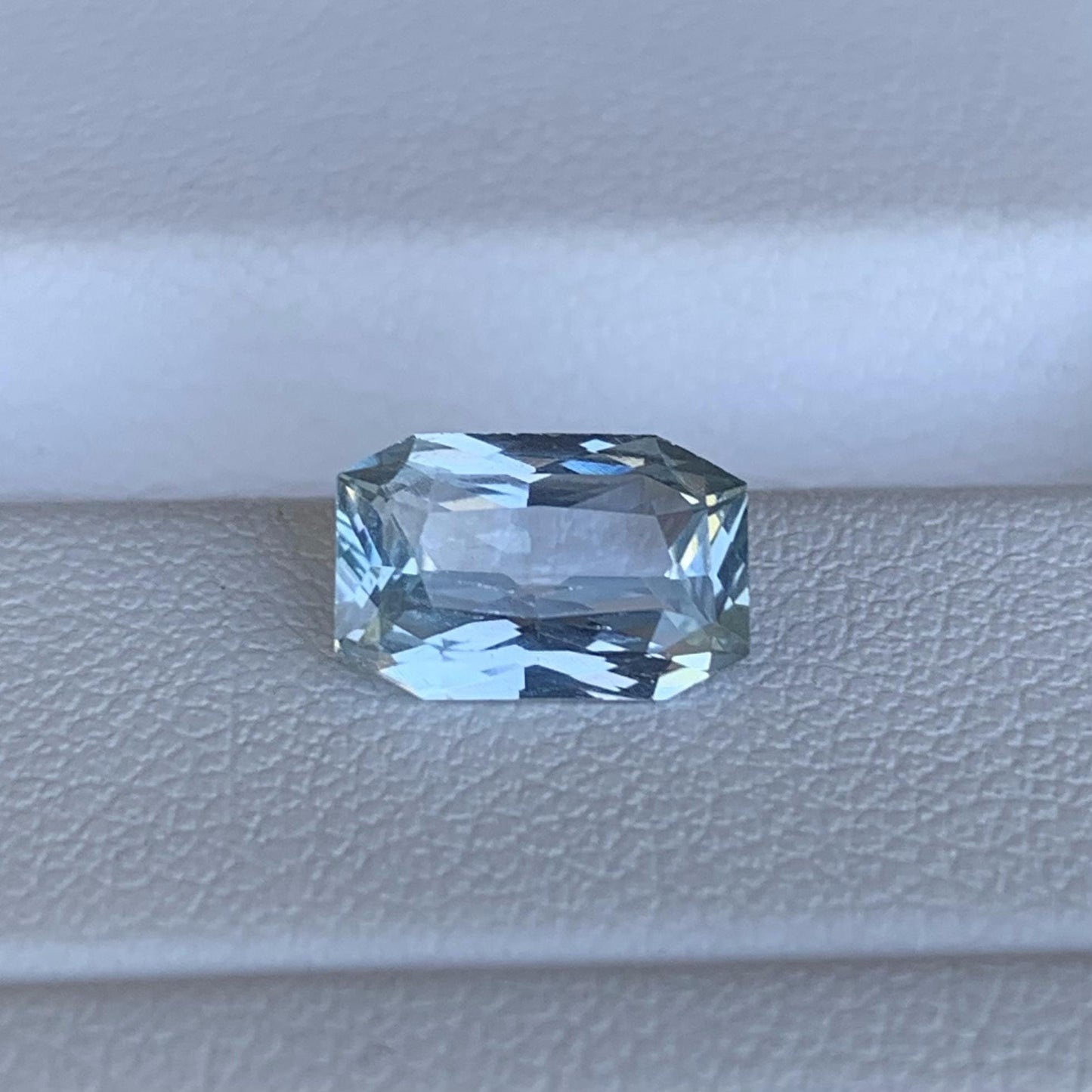 Ocean Light Blue Teal Sapphire 2.22ct (H) - Baza Boutique
