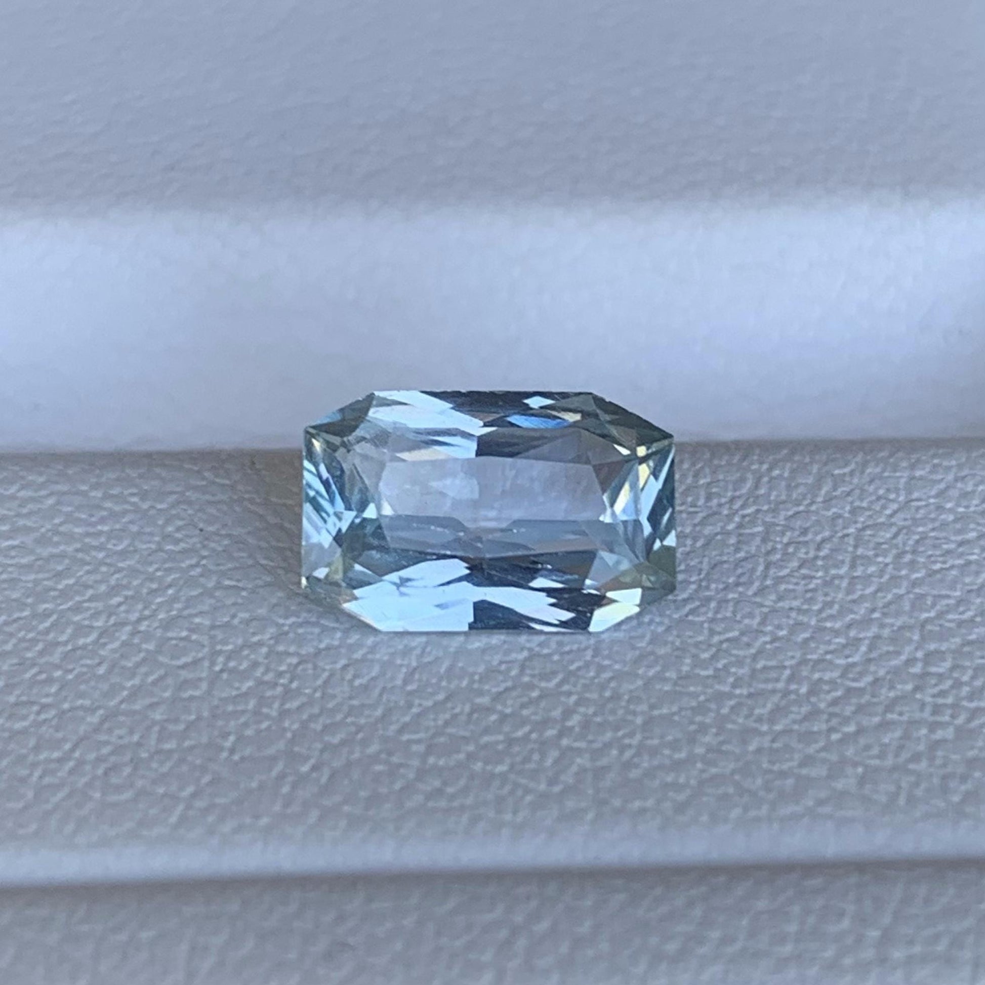 Ocean Light Blue Teal Sapphire 2.22ct (H) - Baza Boutique