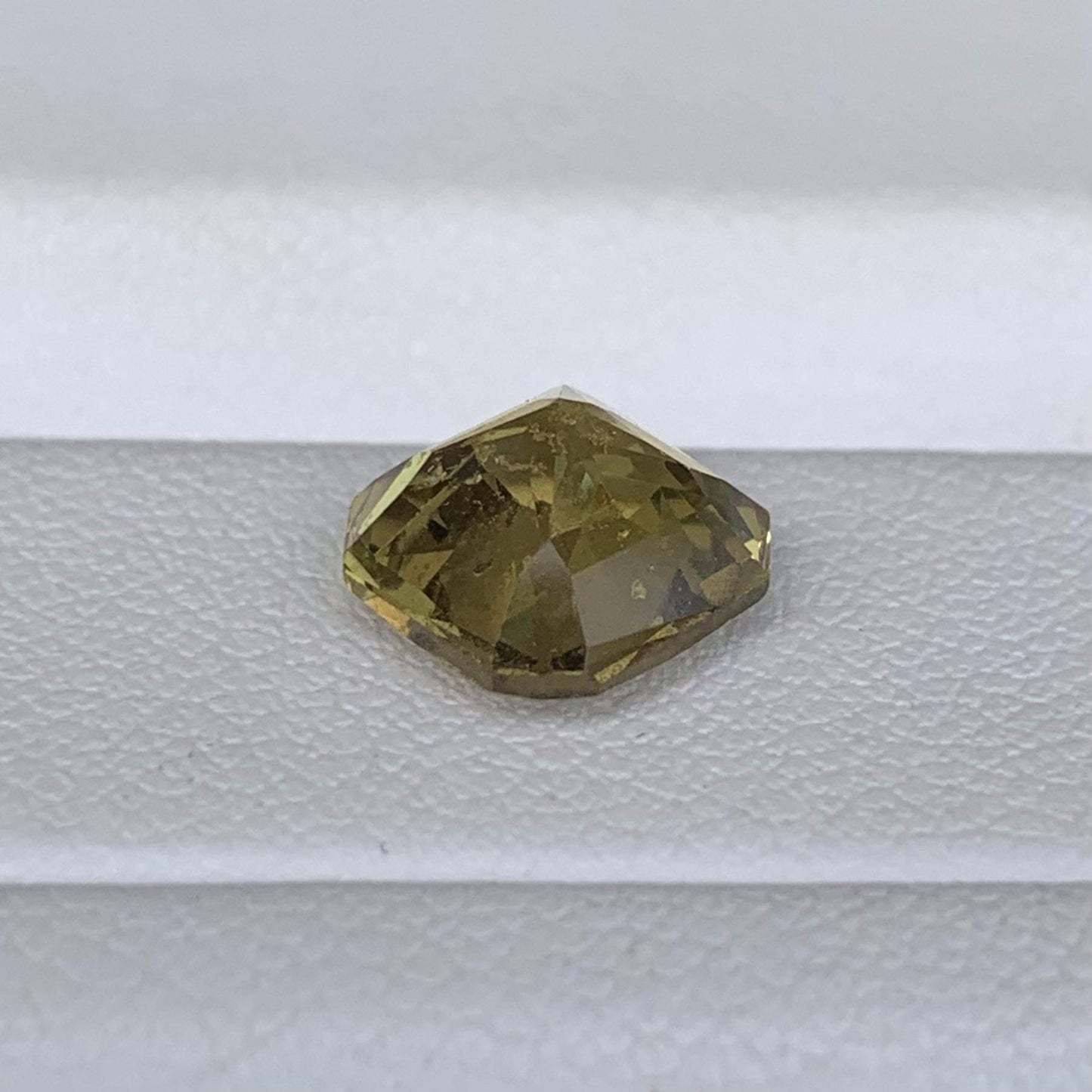 Yellow Sapphire 3.21ct (UH) - Baza Boutique