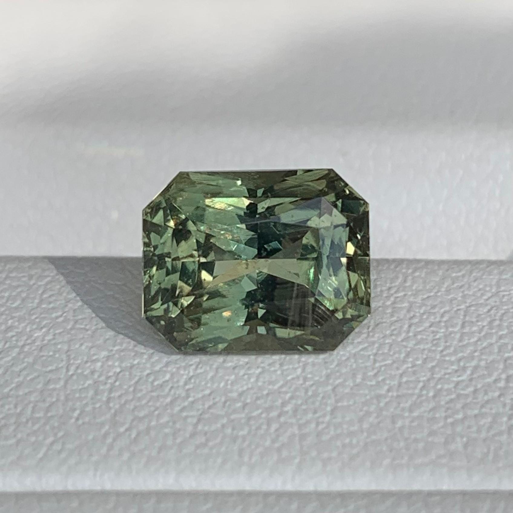 Natural Wild Green Sapphire 4.19ct (UH) - Baza Boutique