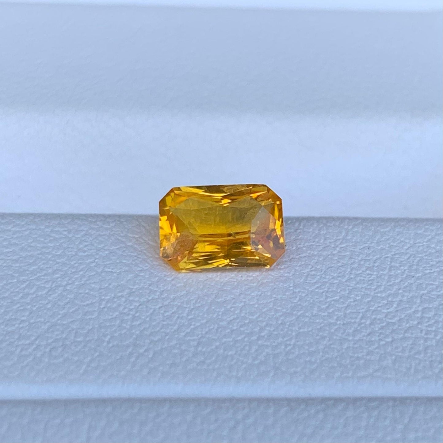 Natual Yellow Sapphire 1.09ct (H) - Baza Boutique