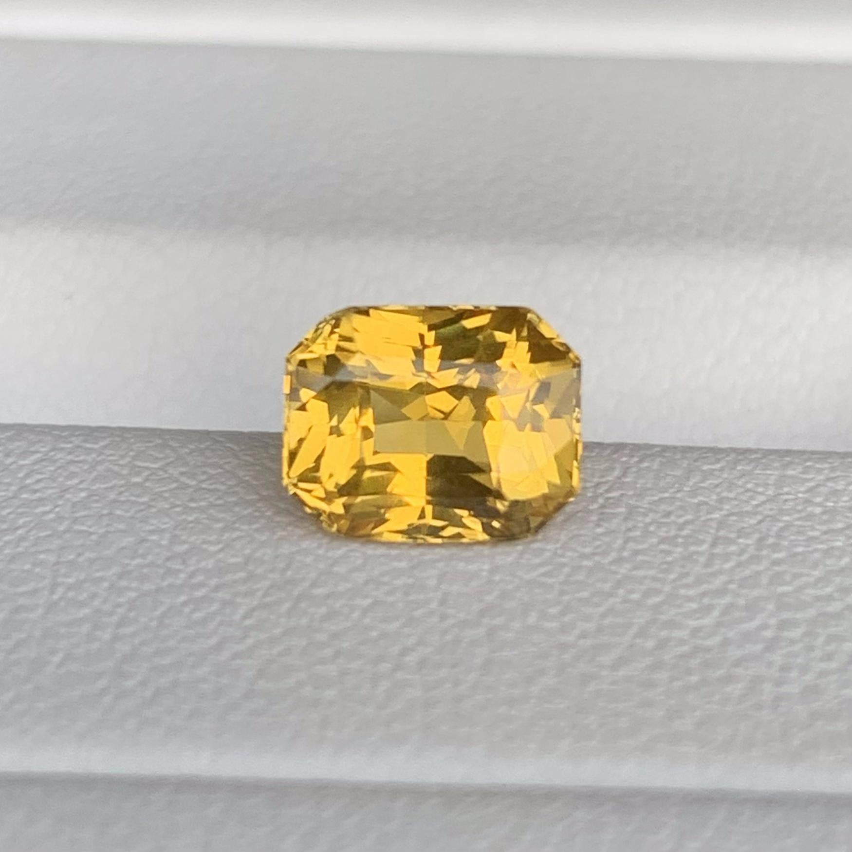 Natual Yellow Sapphire 2.06ct - (H) - Baza Boutique