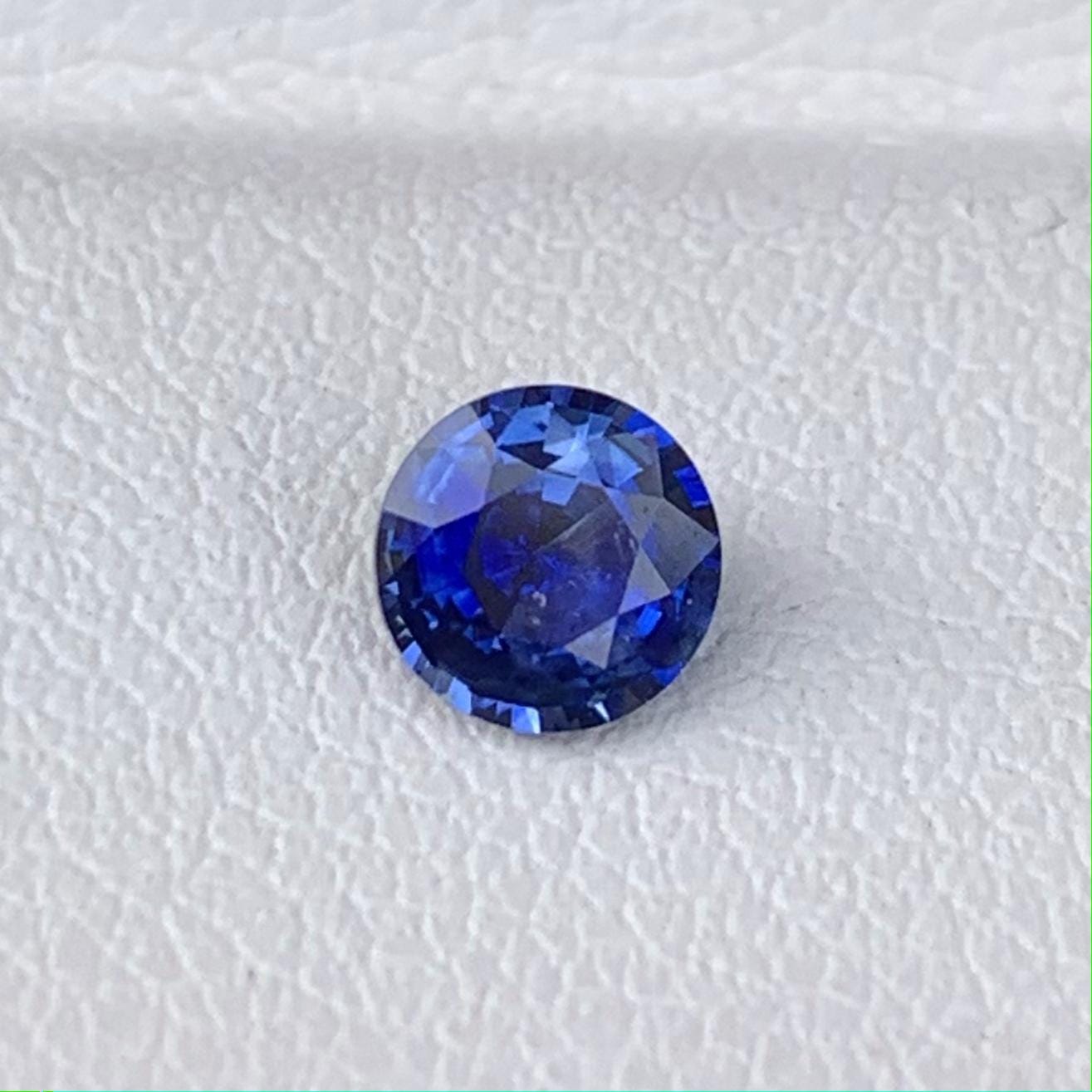 Oval Cut Royal Blue Sapphire 0.48ct (H) - Baza Boutique