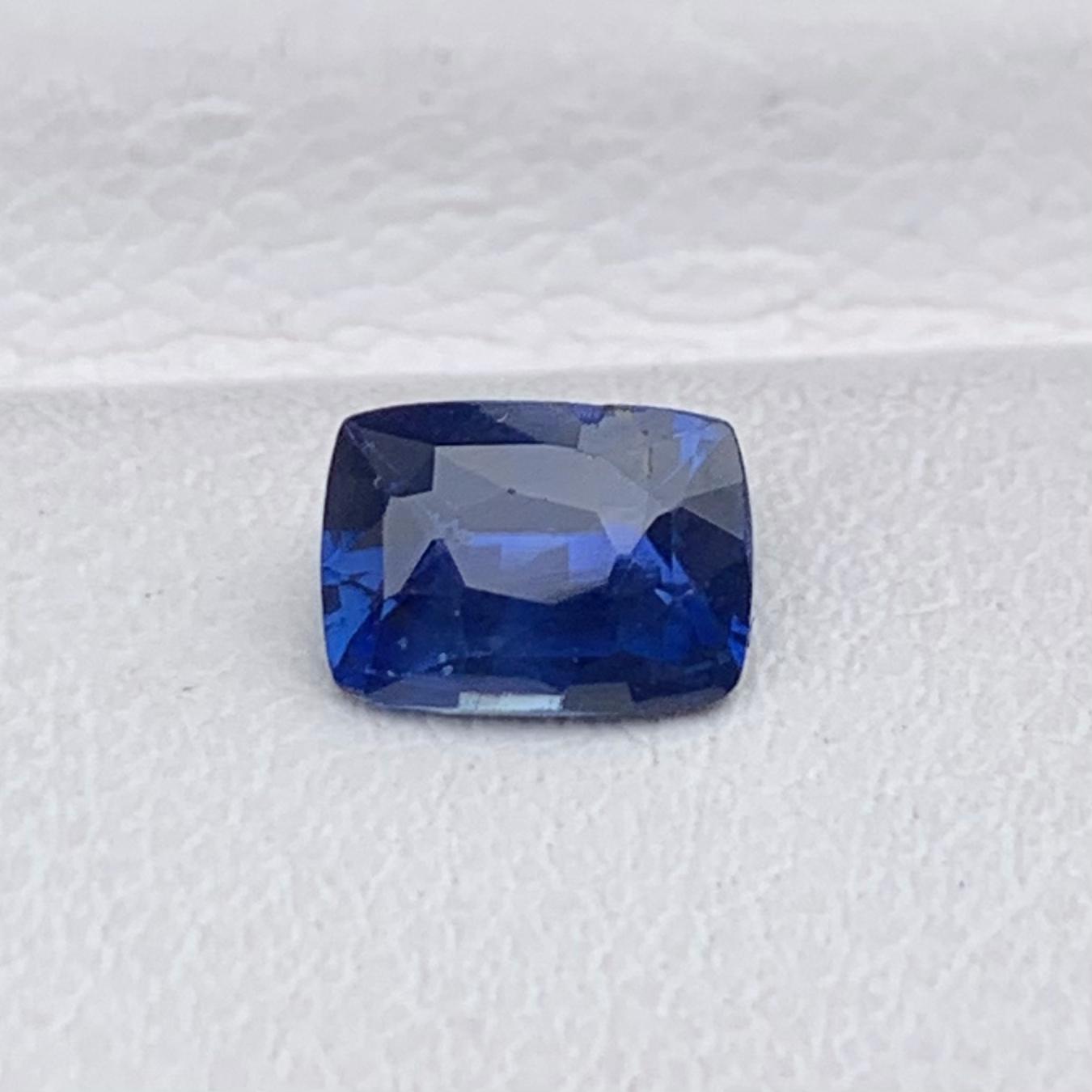 Natural Royal Blue Sapphire 0.94ct - (H) - Baza Boutique