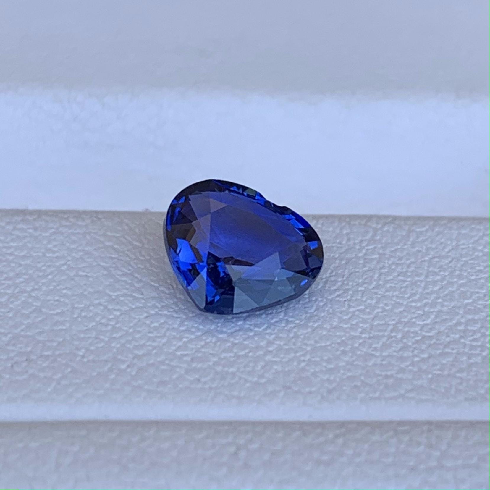 Natural Heart Shaped Royal Blue Sapphire 1.43ct - (H) - Baza Boutique