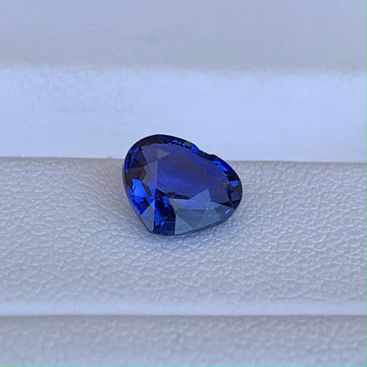 Natural Heart Shaped Royal Blue Sapphire 1.43ct - (H) - Baza Boutique