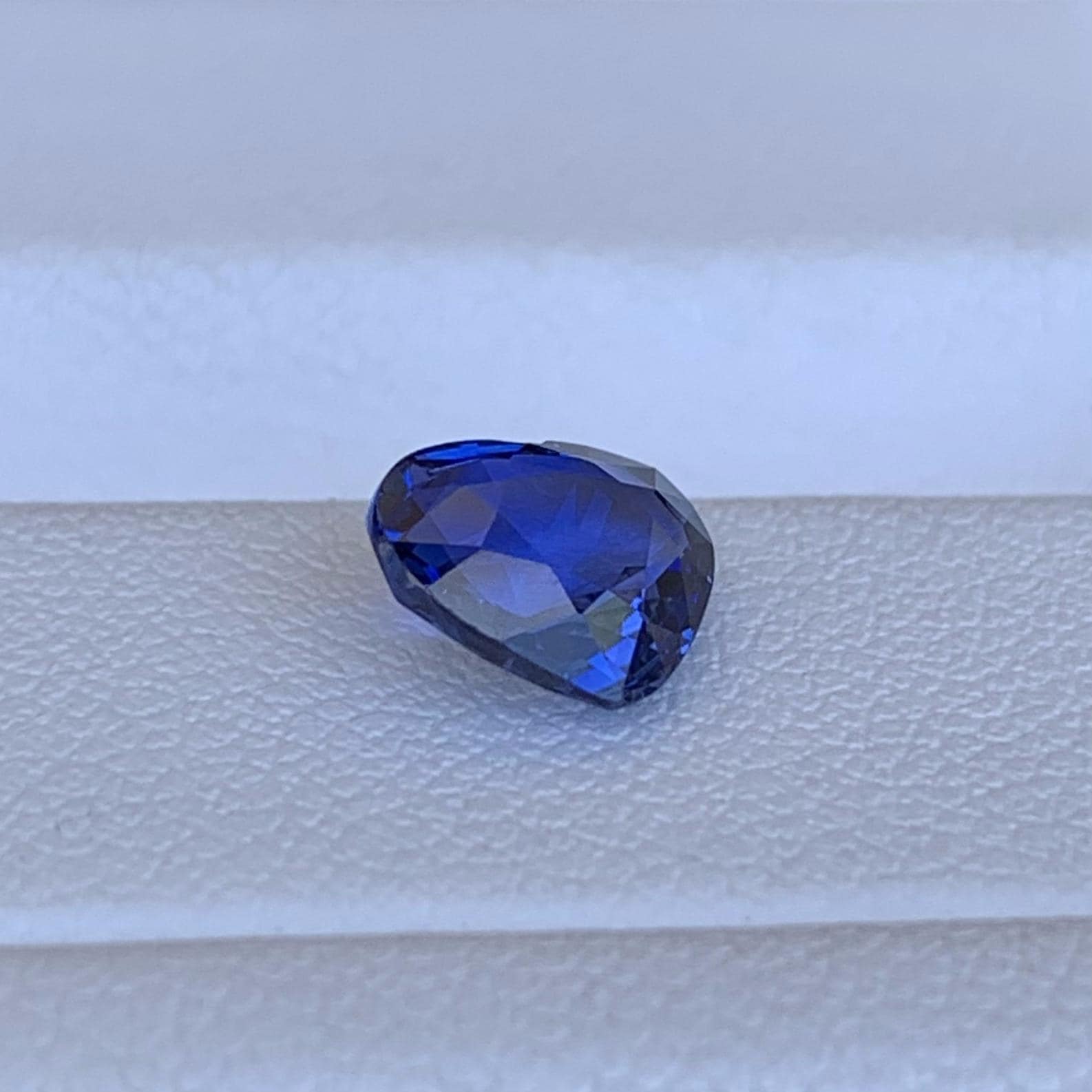 Natural Heart Shaped Royal Blue Sapphire 1.43ct - (H) - Baza Boutique