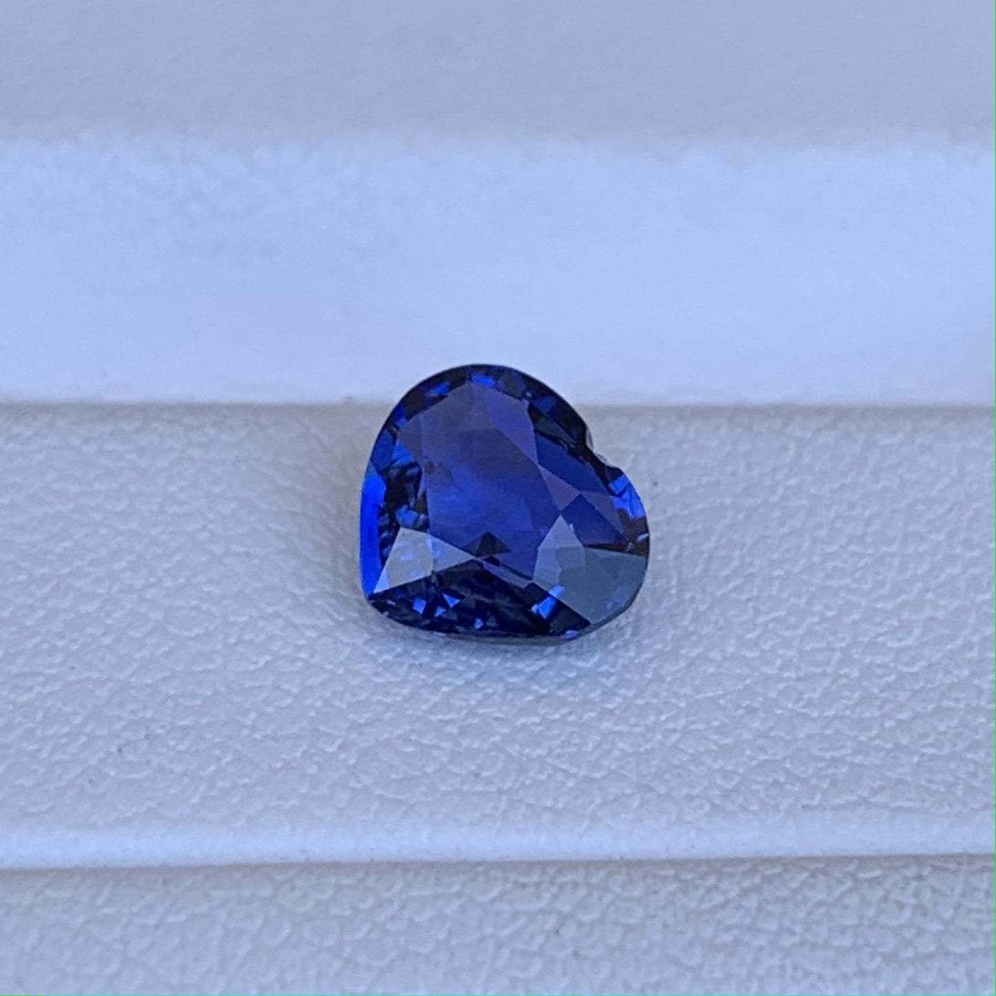 Natural Heart Shaped Royal Blue Sapphire 1.43ct - (H) - Baza Boutique