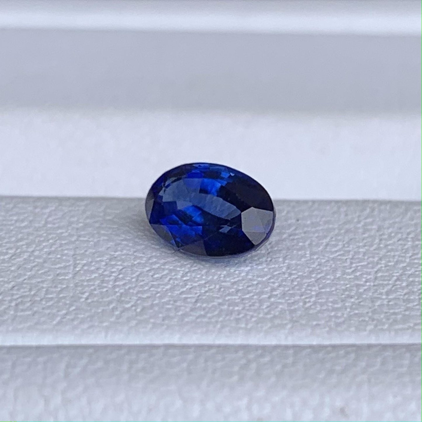 Natural Ceylon Royal Blue Sapphire 0.89ct - (H) - Baza Boutique