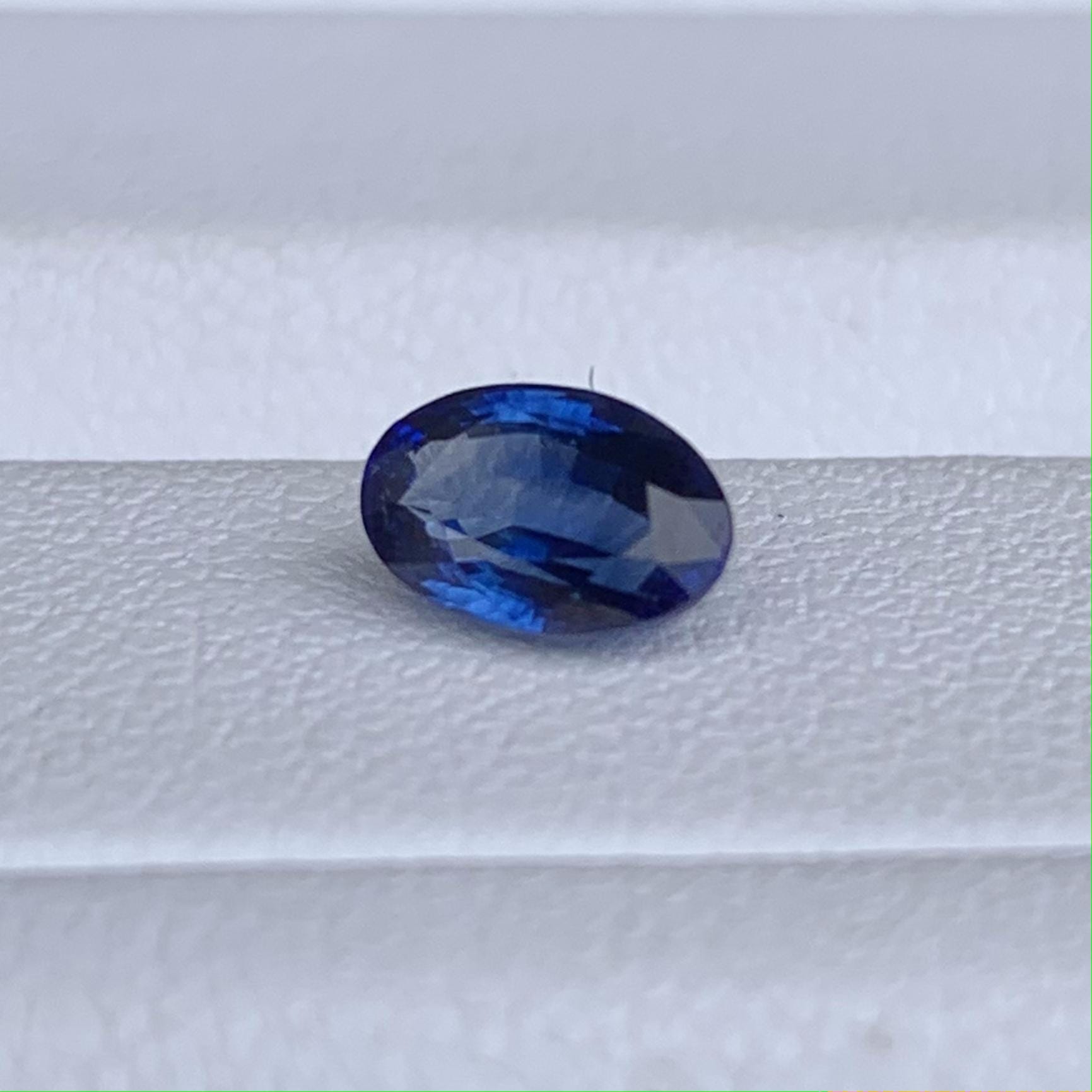 Natural Ceylon Royal Blue Sapphire 0.89ct - (H) - Baza Boutique
