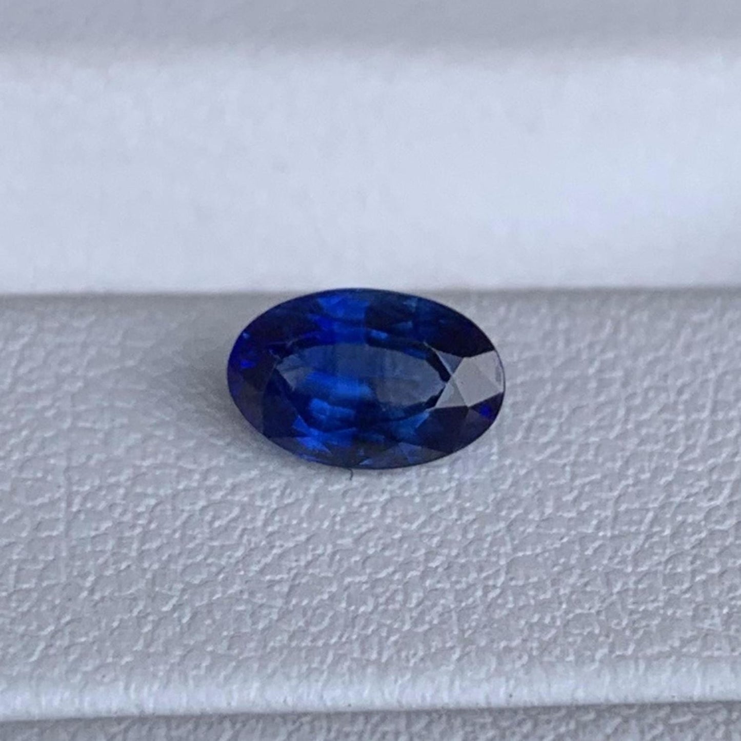 Natural Ceylon Royal Blue Sapphire 0.89ct - (H) - Baza Boutique