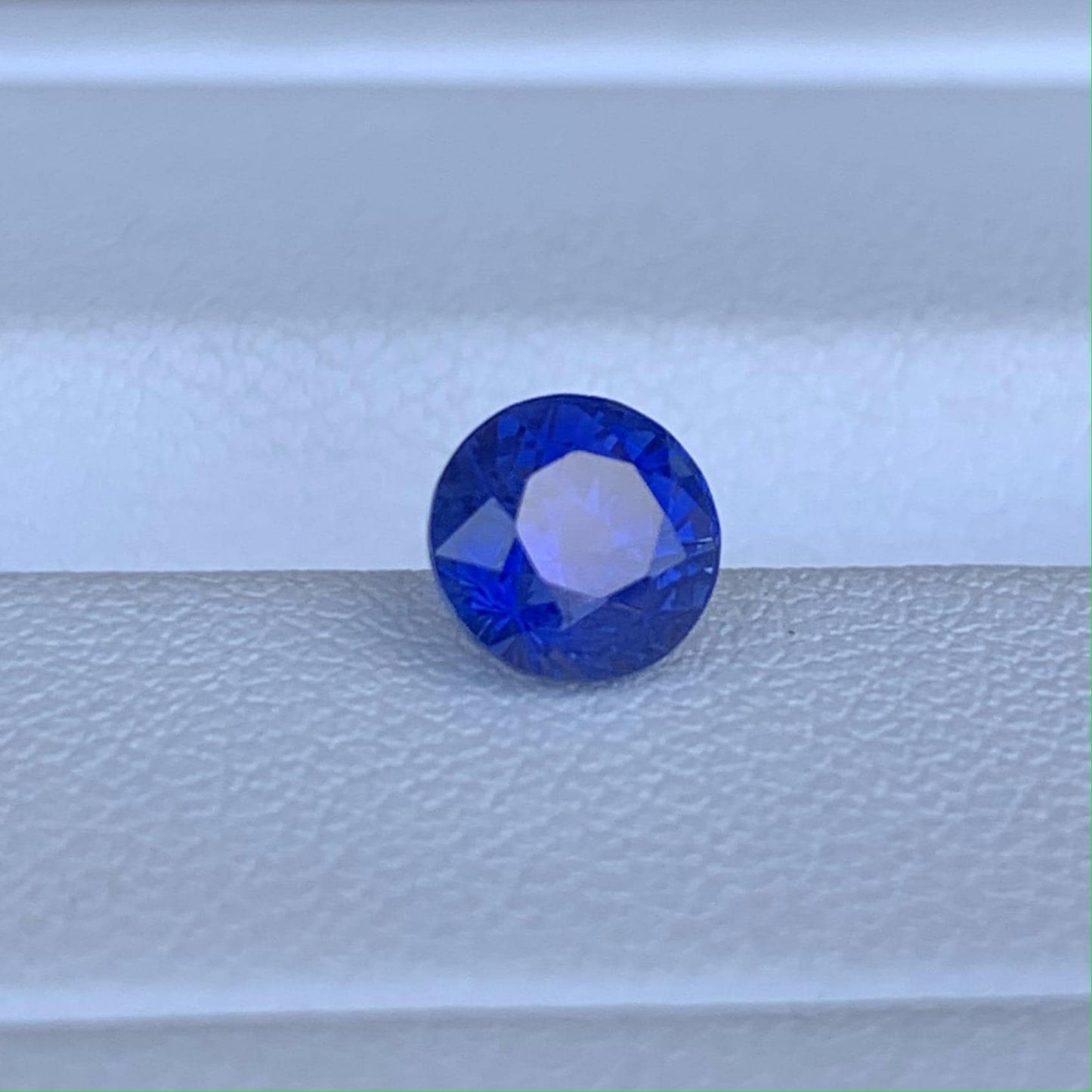 Natural Royal Blue Sapphire 1.09ct - (H) - Baza Boutique