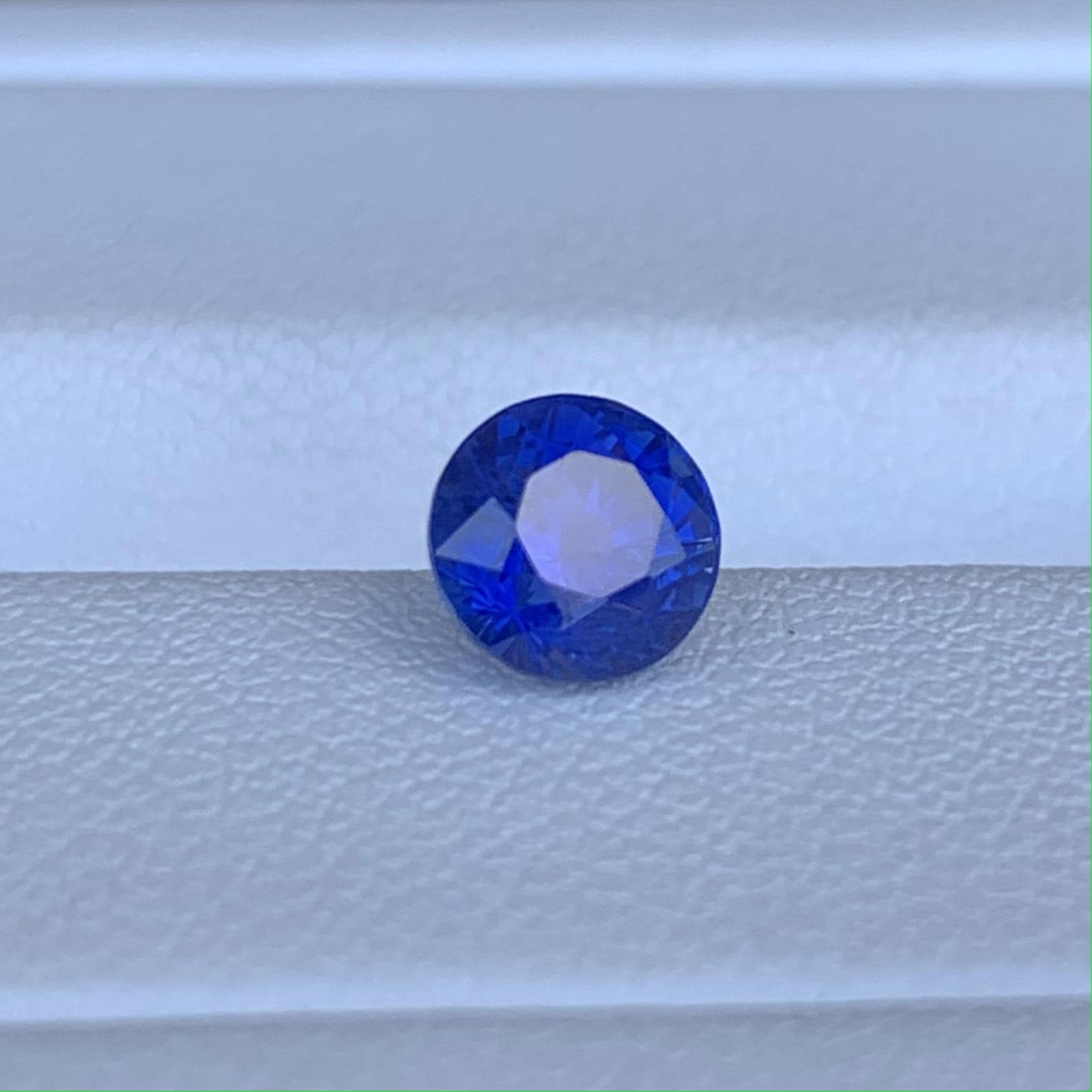 Natural Royal Blue Sapphire 1.09ct - (H) - Baza Boutique