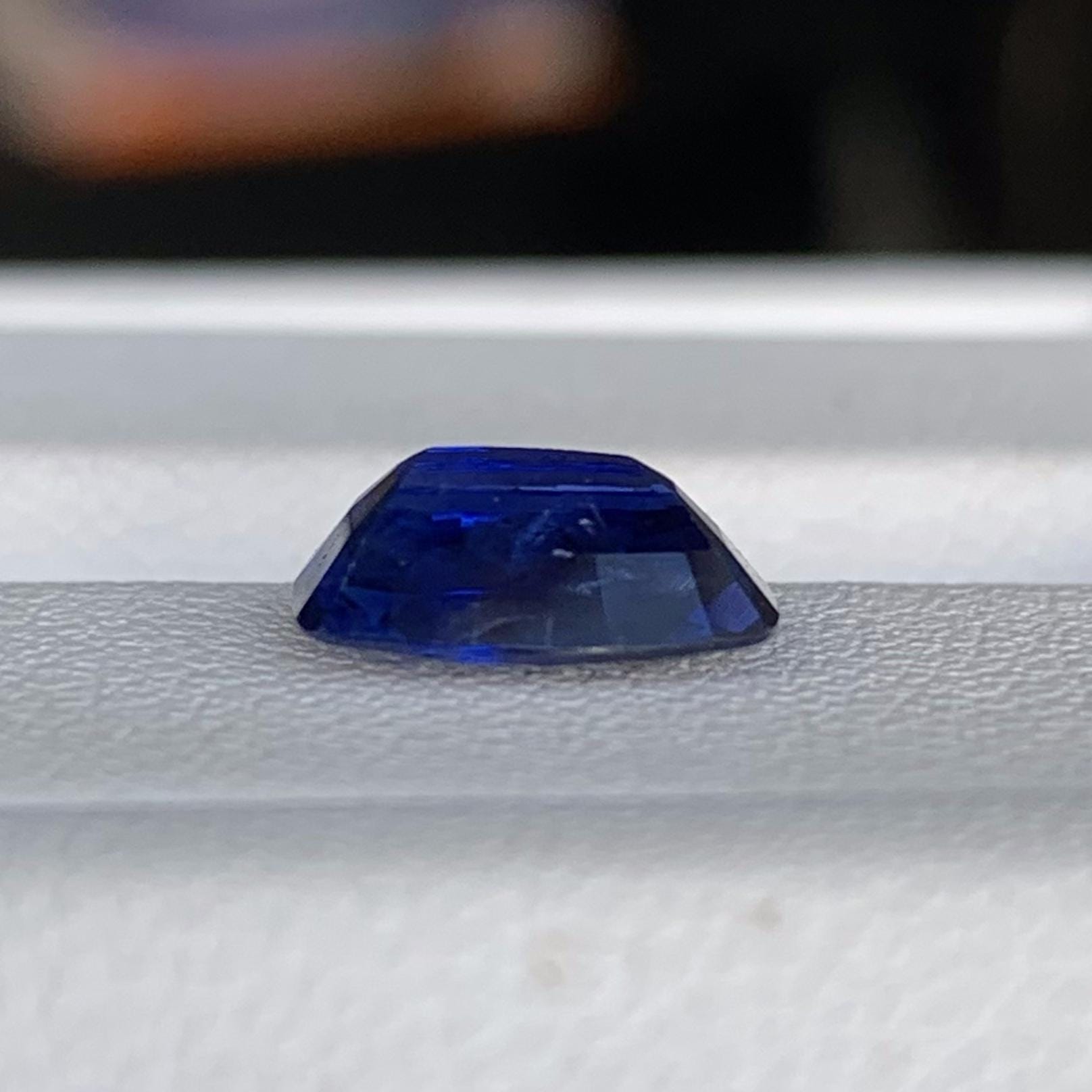 Natural Blue Sapphire 2.01ct (H) - Baza Boutique
