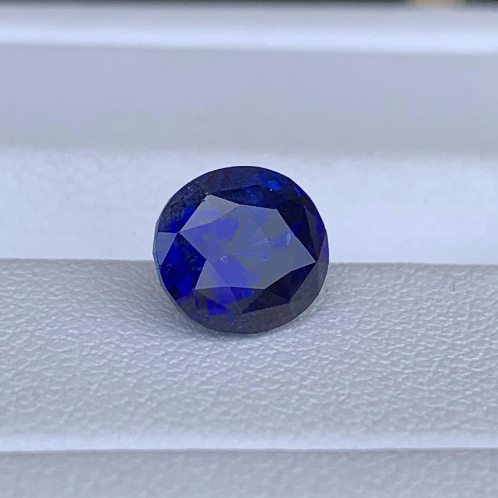 Natural Royal Blue Sapphire 2.44ct - (H) - Baza Boutique