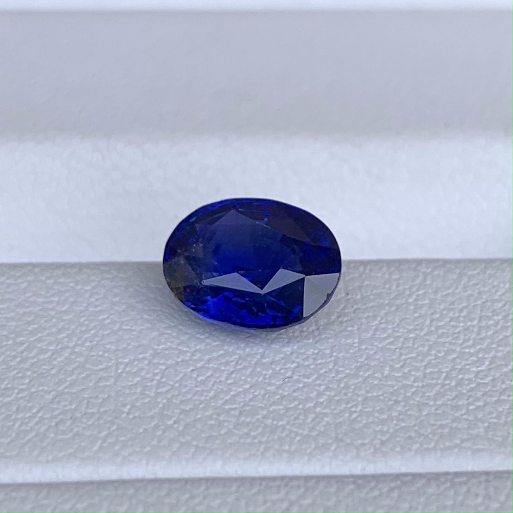 Ceylon Royal Blue Sapphire 1.57ct - (H) - Baza Boutique