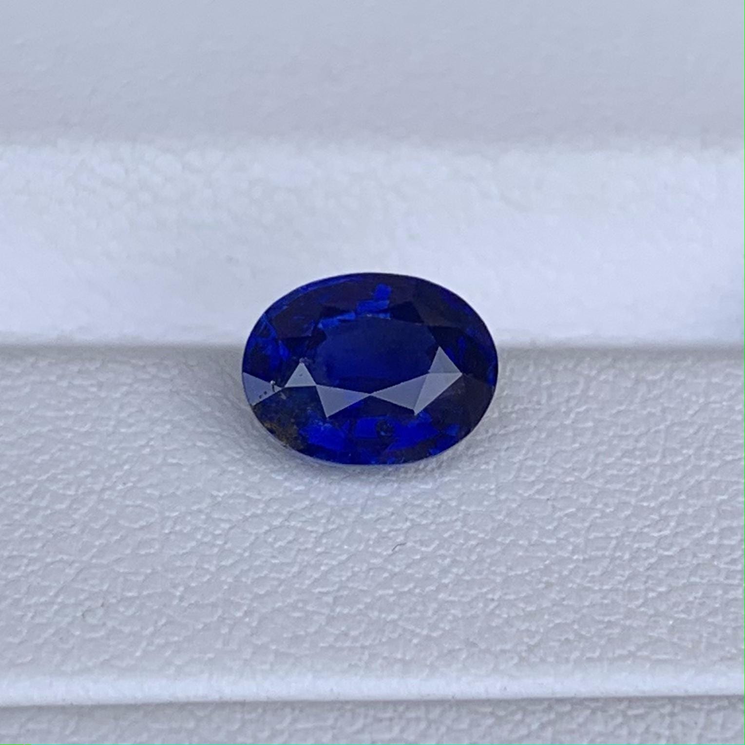 Ceylon Royal Blue Sapphire 1.57ct - (H) - Baza Boutique