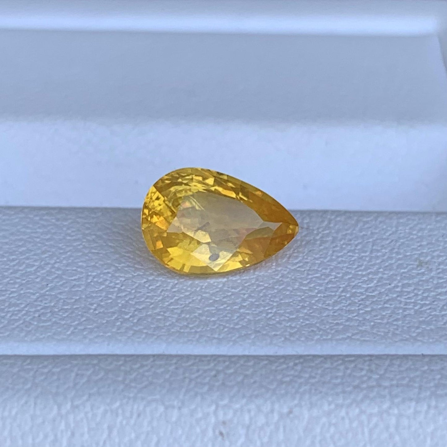 Yellow Sapphire 1.72ct - (H) - Baza Boutique
