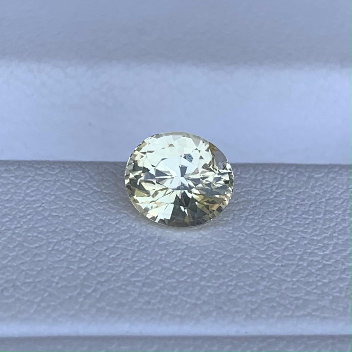 Natural Yellow Sapphire 1.30ct - (UH) - Baza Boutique