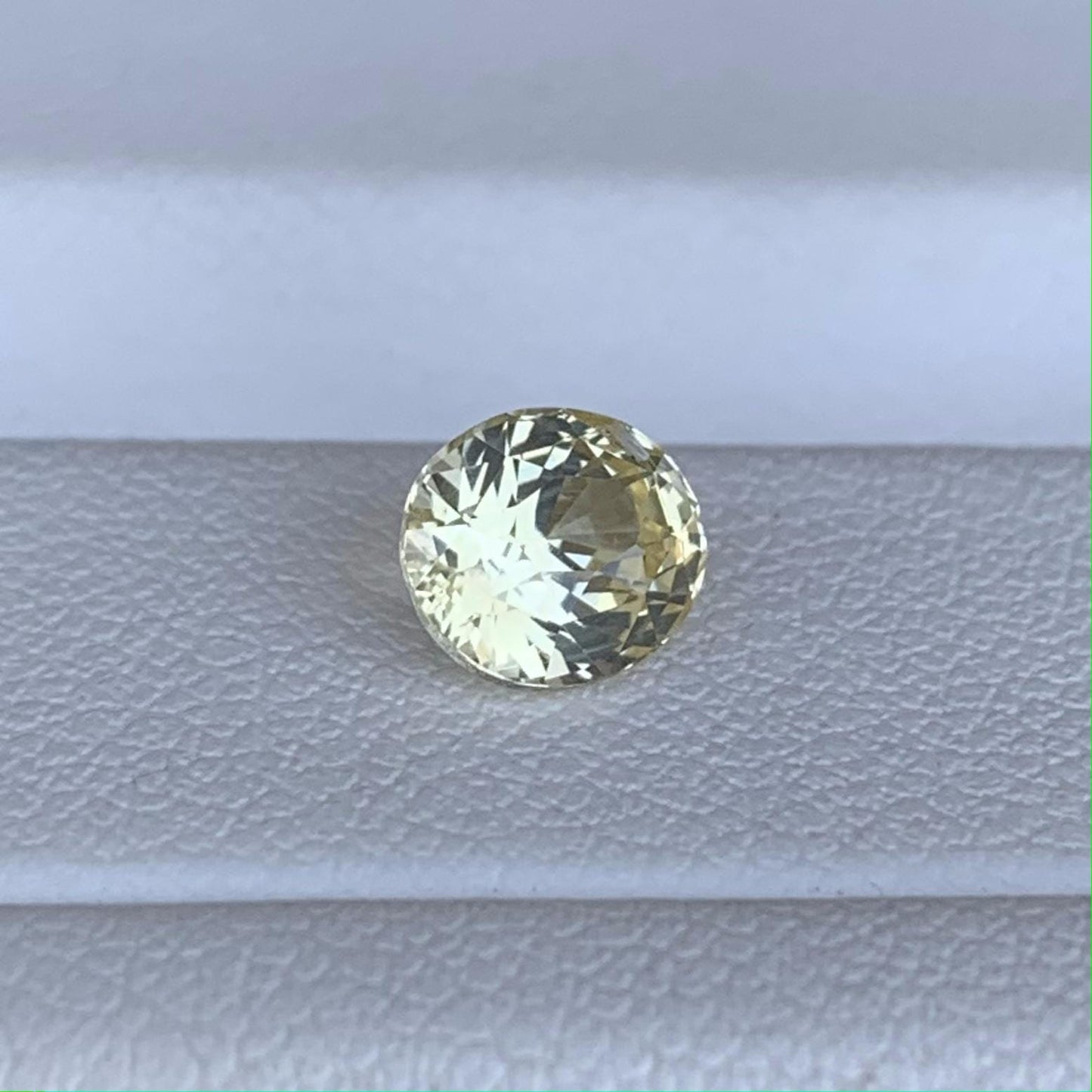 Natural Yellow Sapphire 1.30ct - (UH) - Baza Boutique