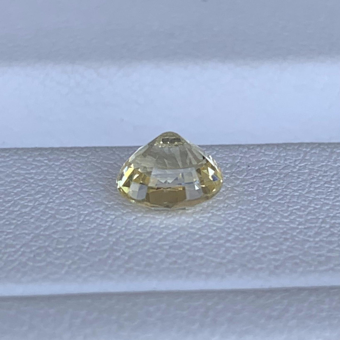 Natural Yellow Sapphire 1.30ct - (UH) - Baza Boutique